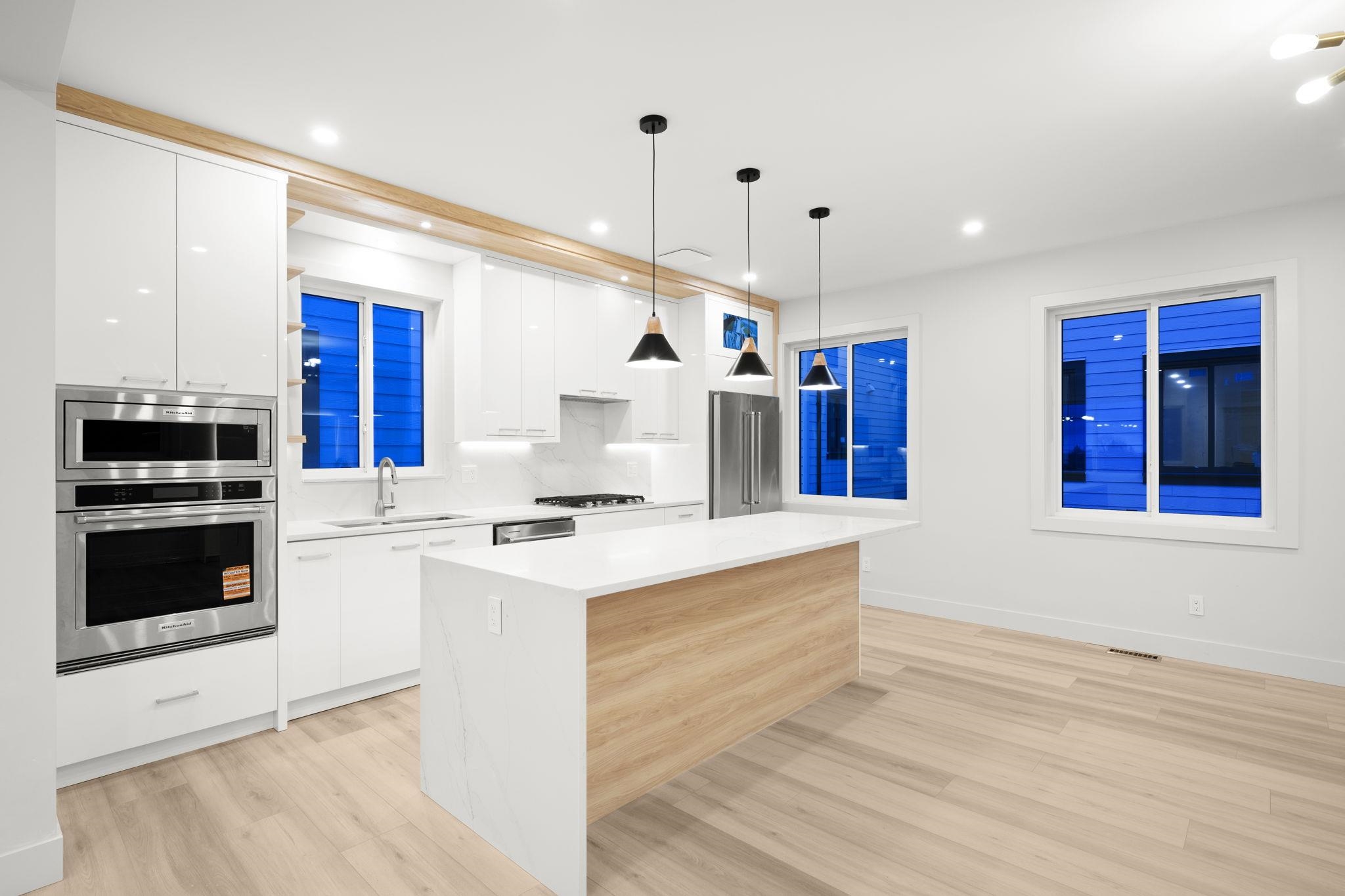 2 3881 HURST STREET Unit: 2