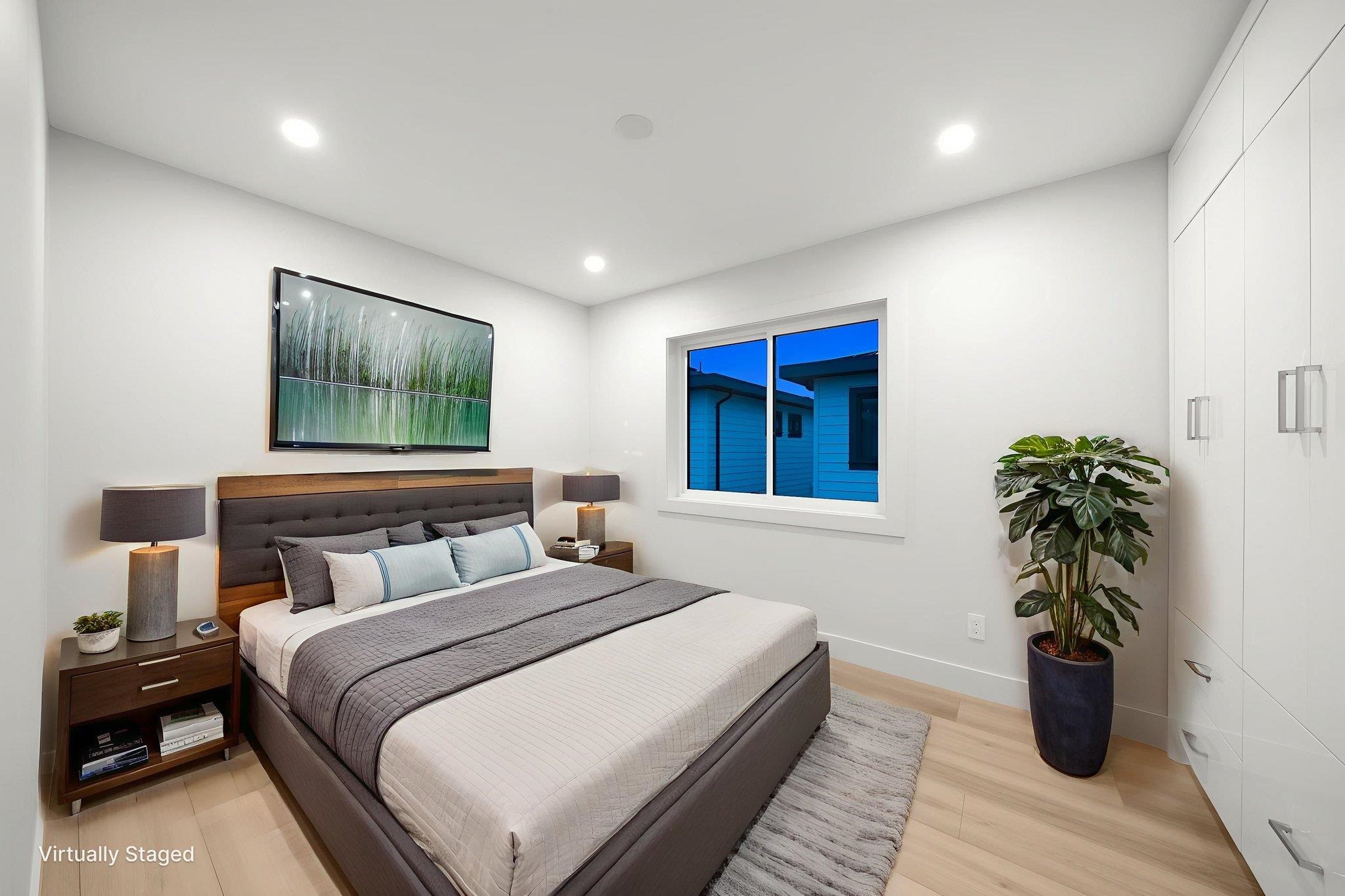 2 3881 HURST STREET Unit: 2