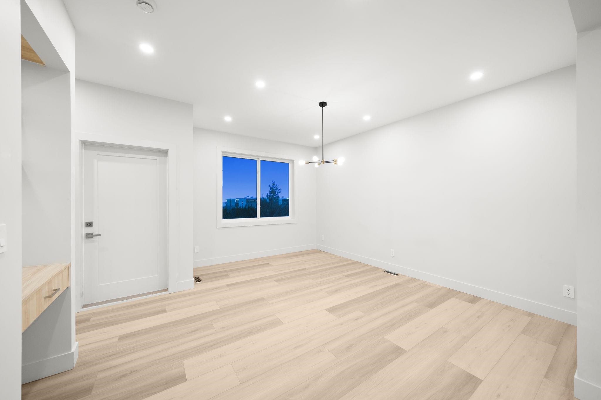 2 3881 HURST STREET Unit: 2