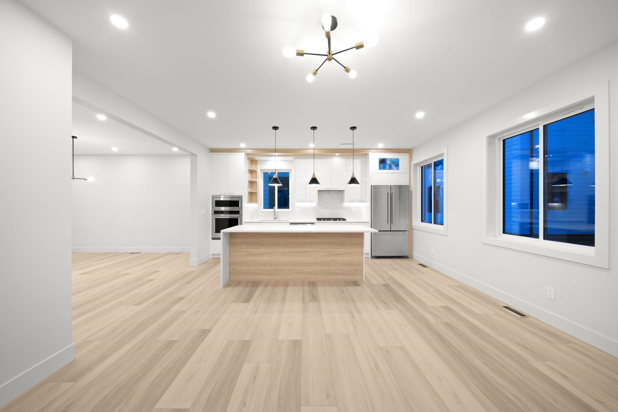 2 3881 HURST STREET Unit: 2