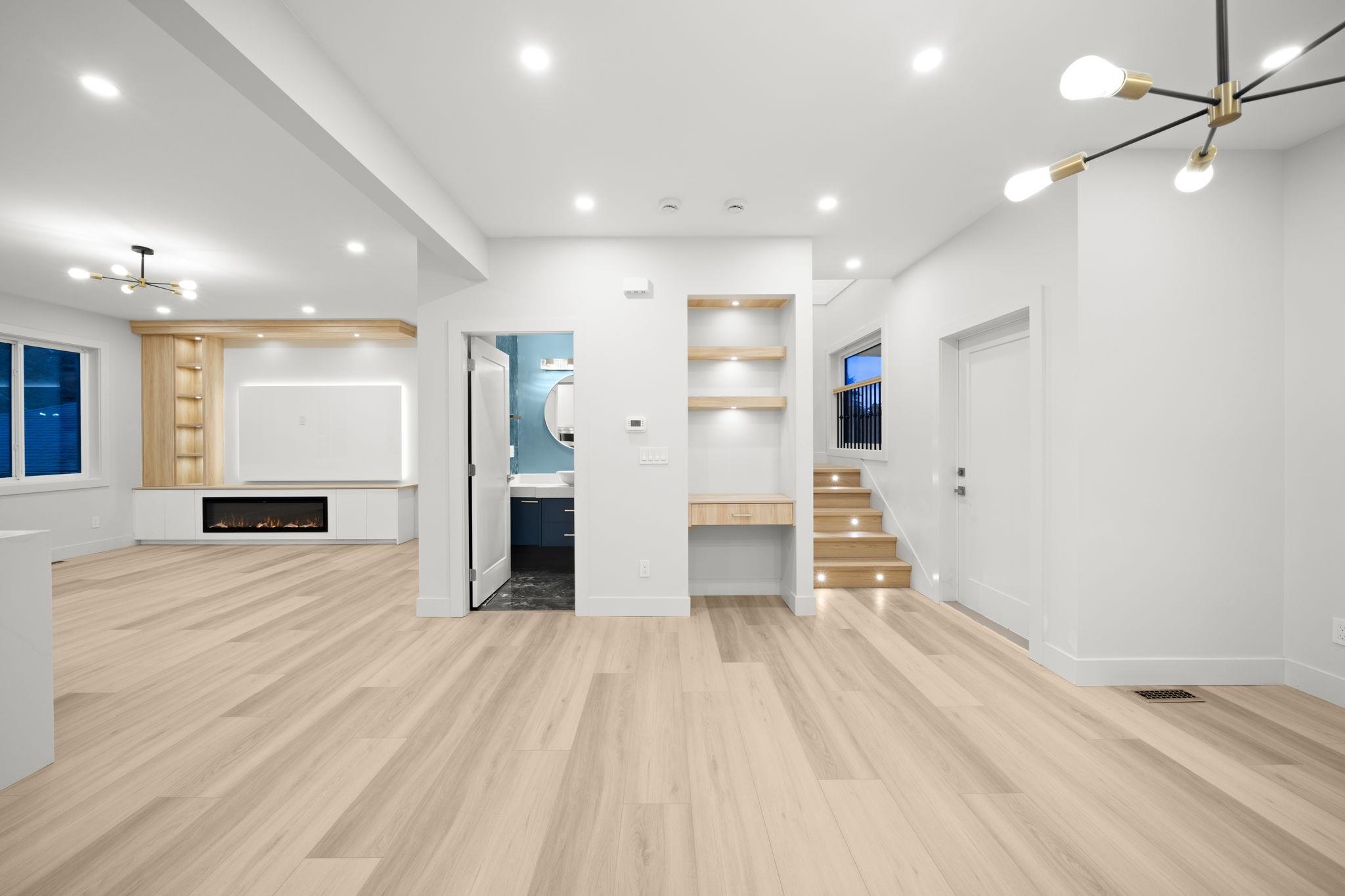2 3881 HURST STREET Unit: 2