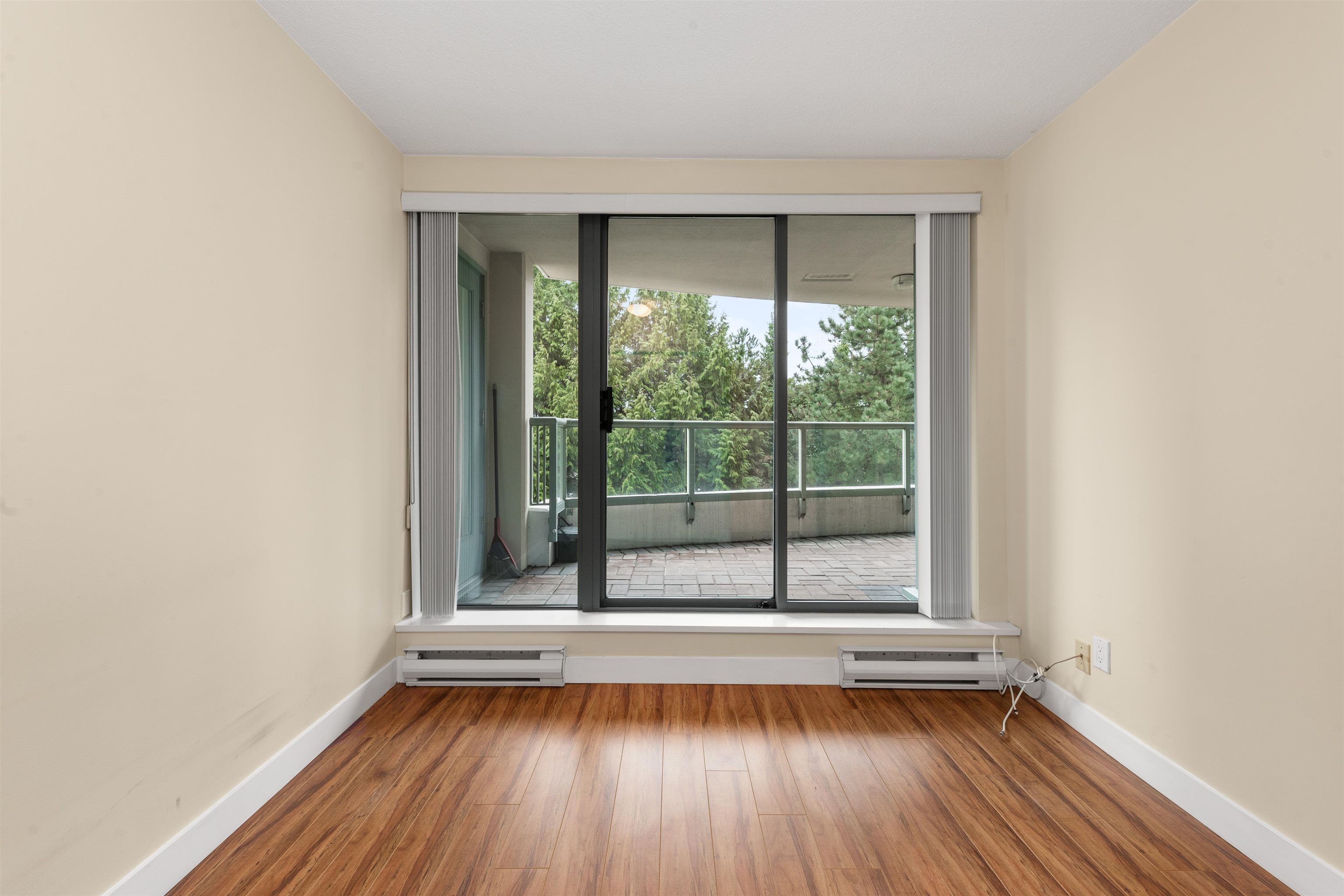306 6622 SOUTHOAKS CRESCENT Unit: 306