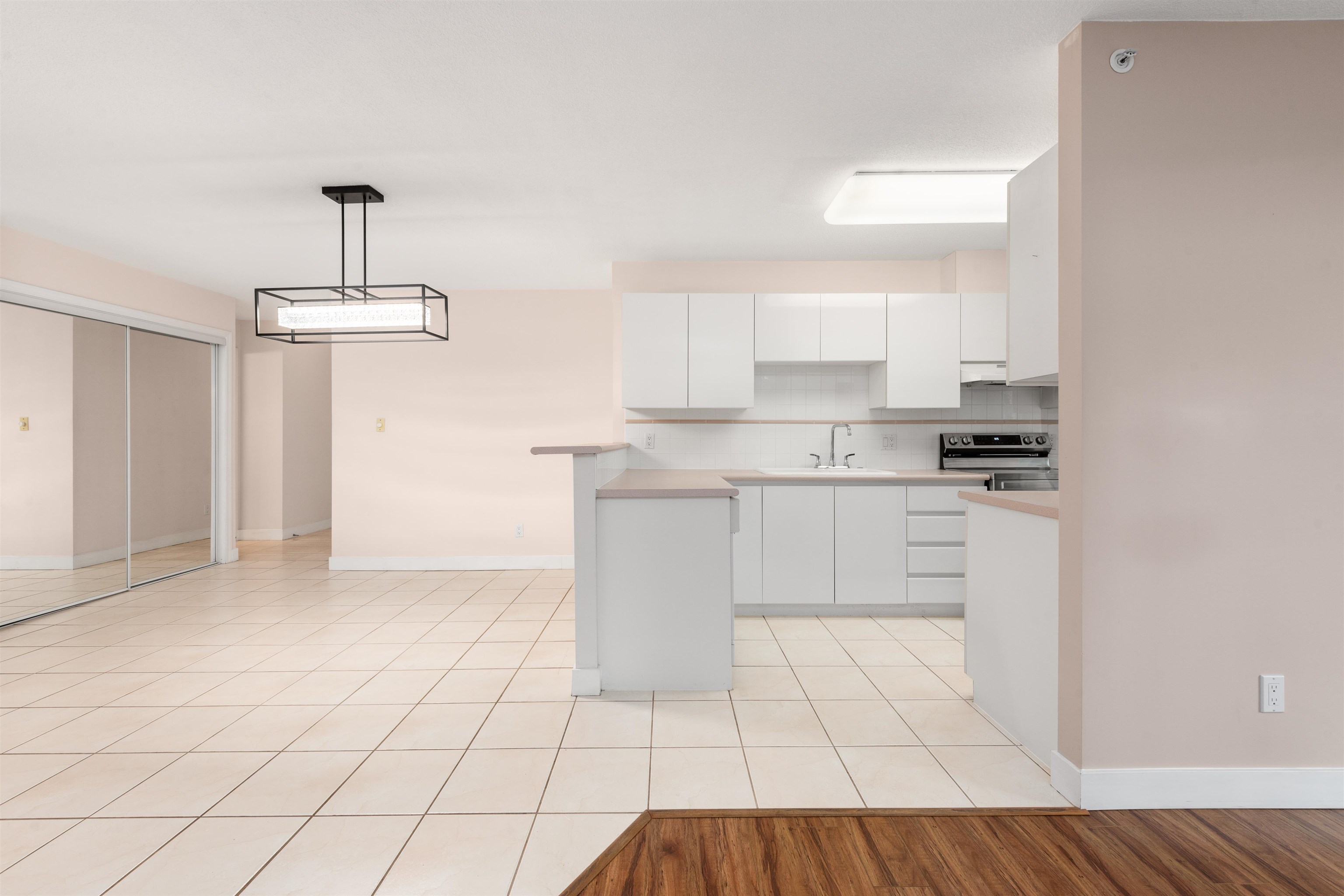 306 6622 SOUTHOAKS CRESCENT Unit: 306