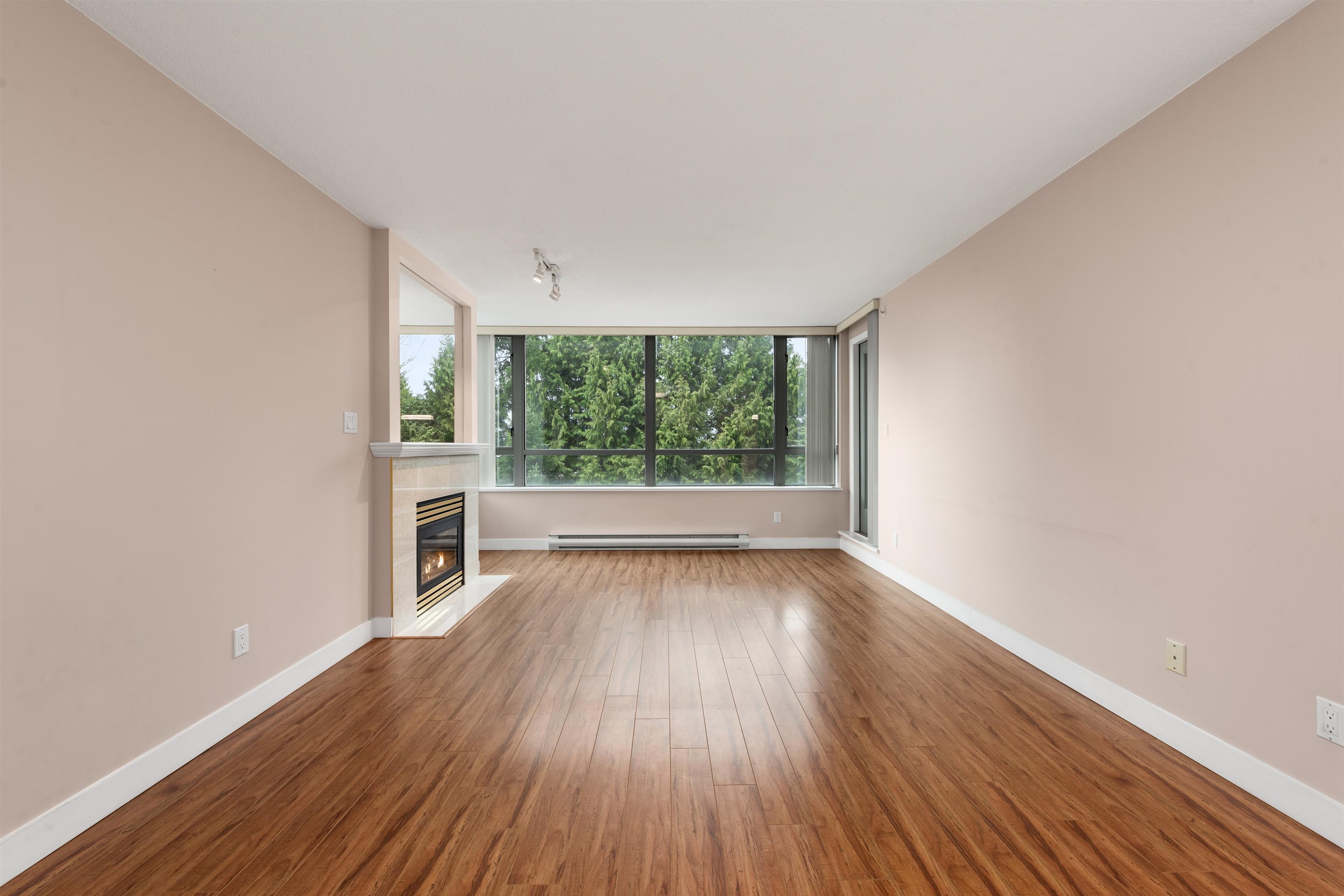 306 6622 SOUTHOAKS CRESCENT Unit: 306