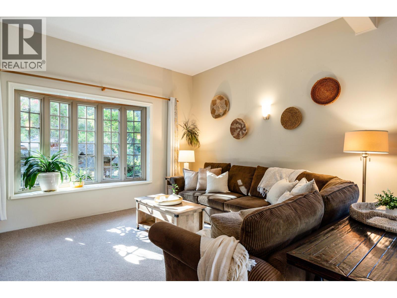 9167 EMERALD DRIVE