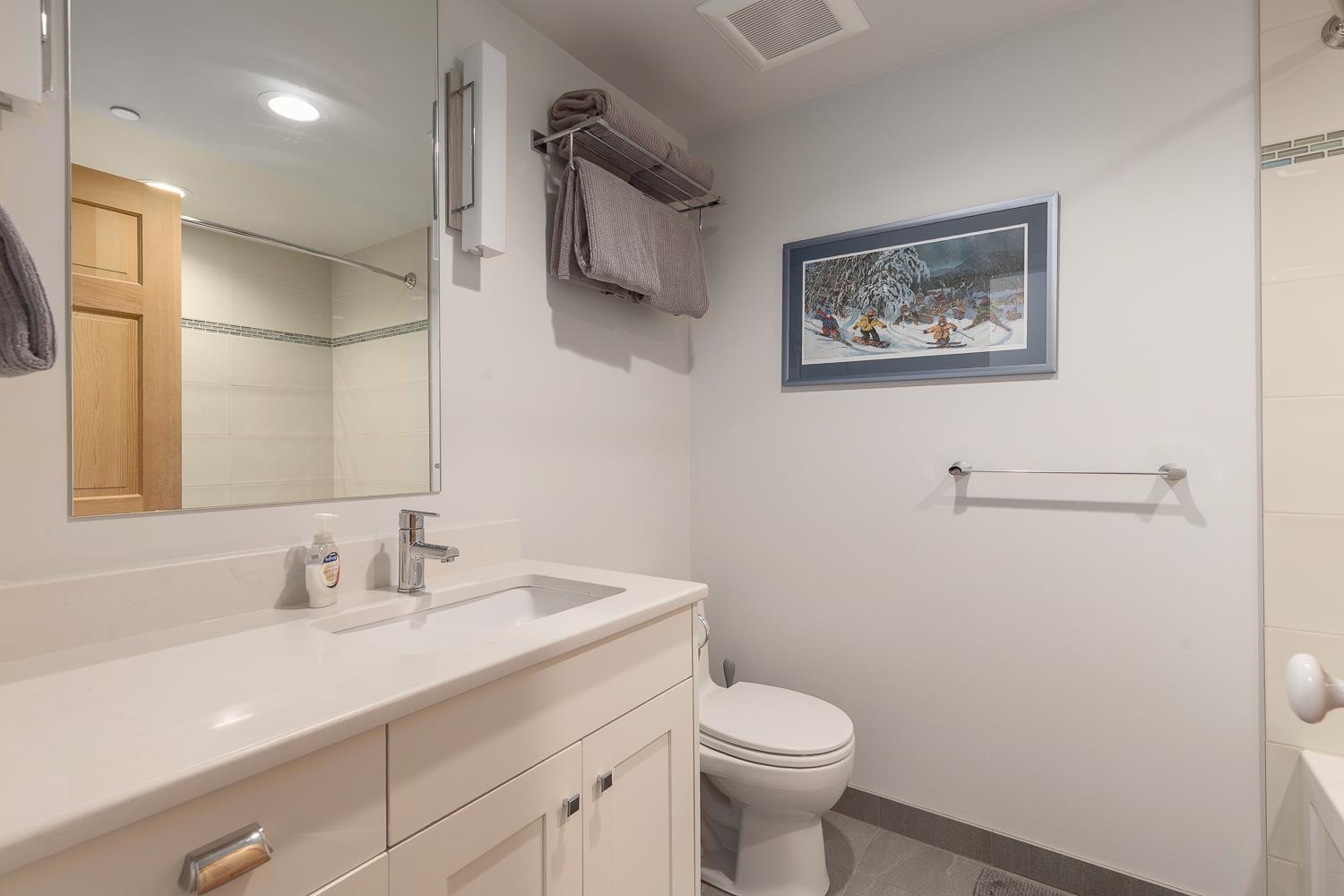 325 3309 PTARMIGAN PLACE Unit: 325