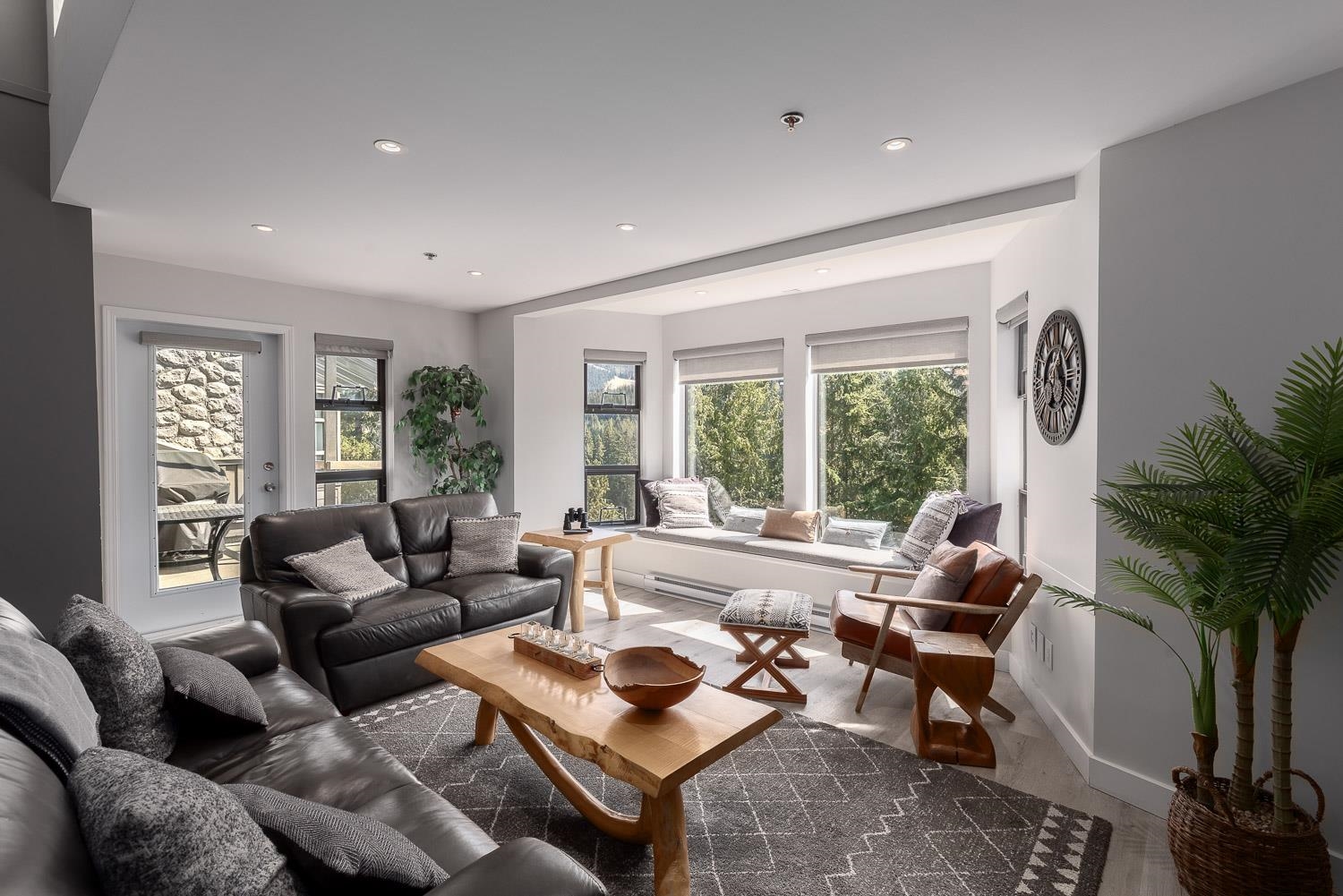 325 3309 PTARMIGAN PLACE Unit: 325