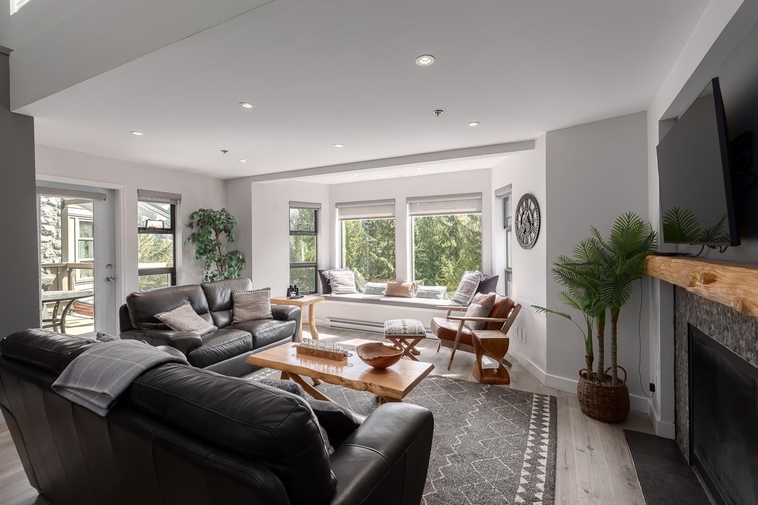 325 3309 PTARMIGAN PLACE Unit: 325