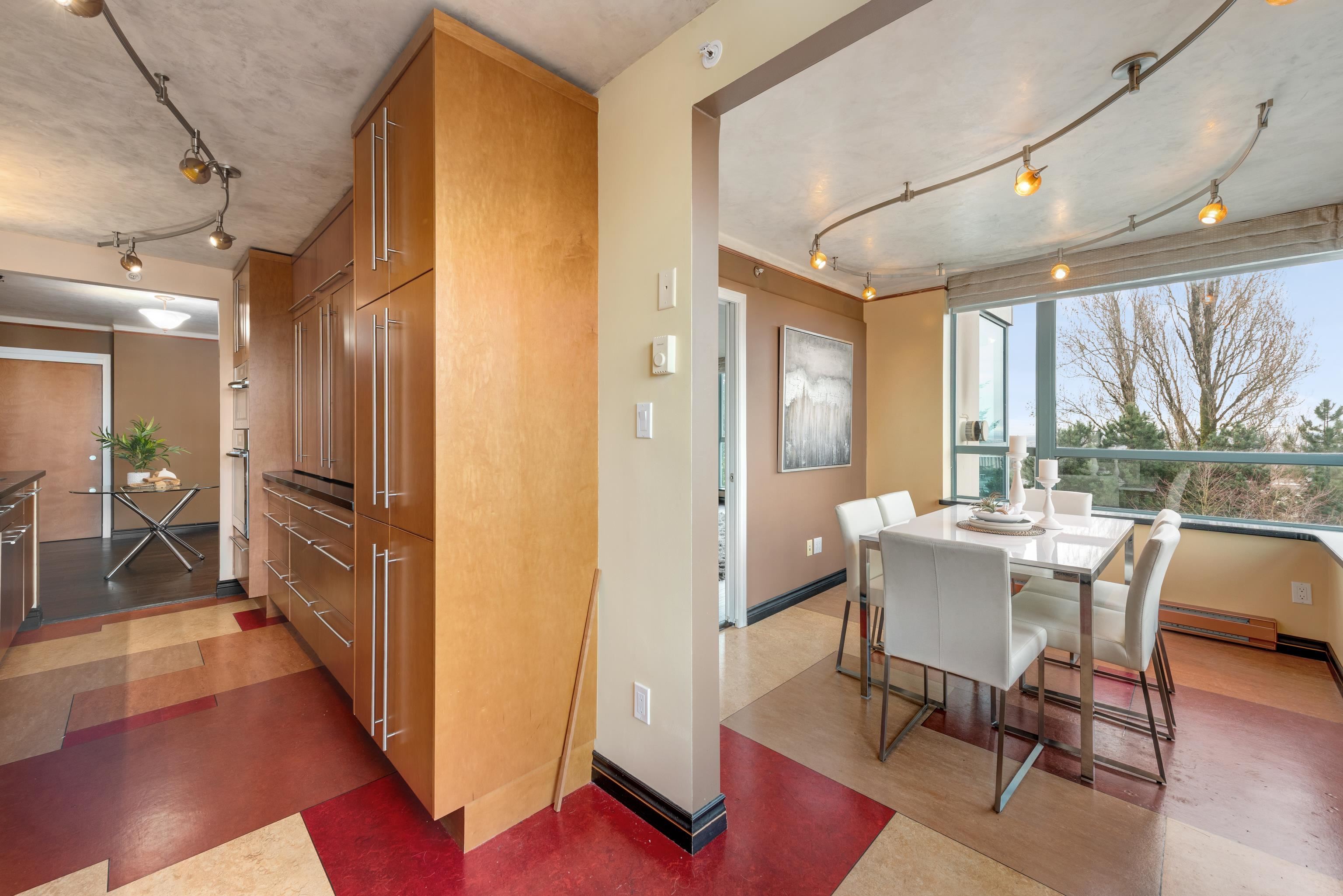 601 6622 SOUTHOAKS CRESCENT Unit: 601