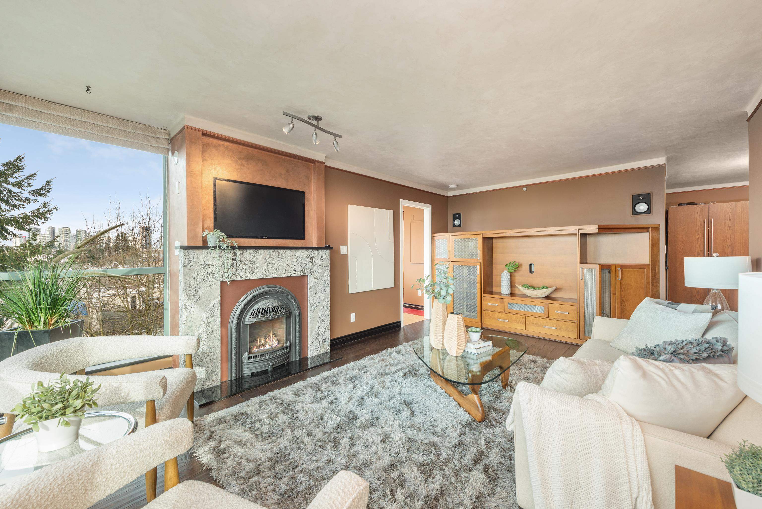 601 6622 SOUTHOAKS CRESCENT Unit: 601