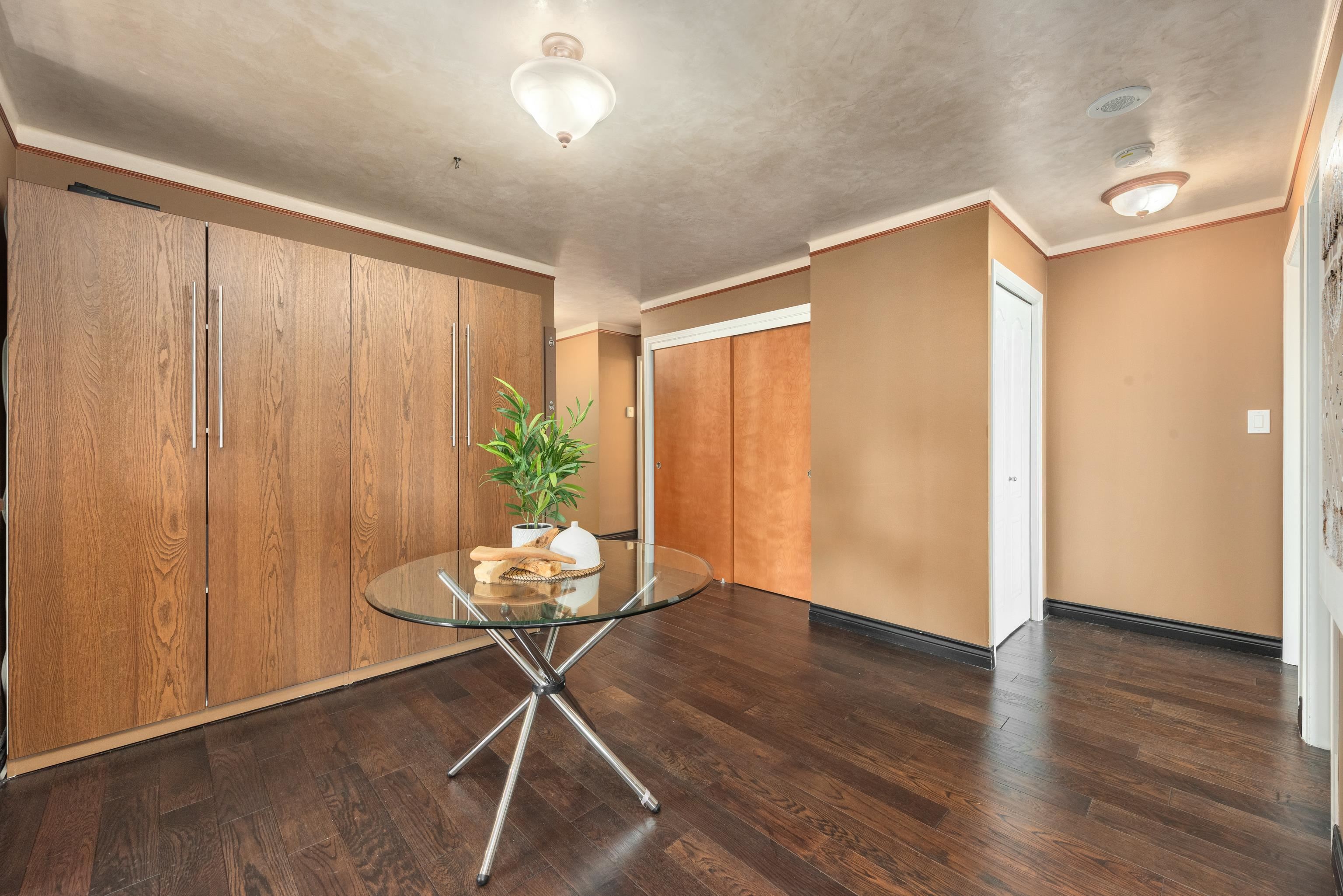 601 6622 SOUTHOAKS CRESCENT Unit: 601