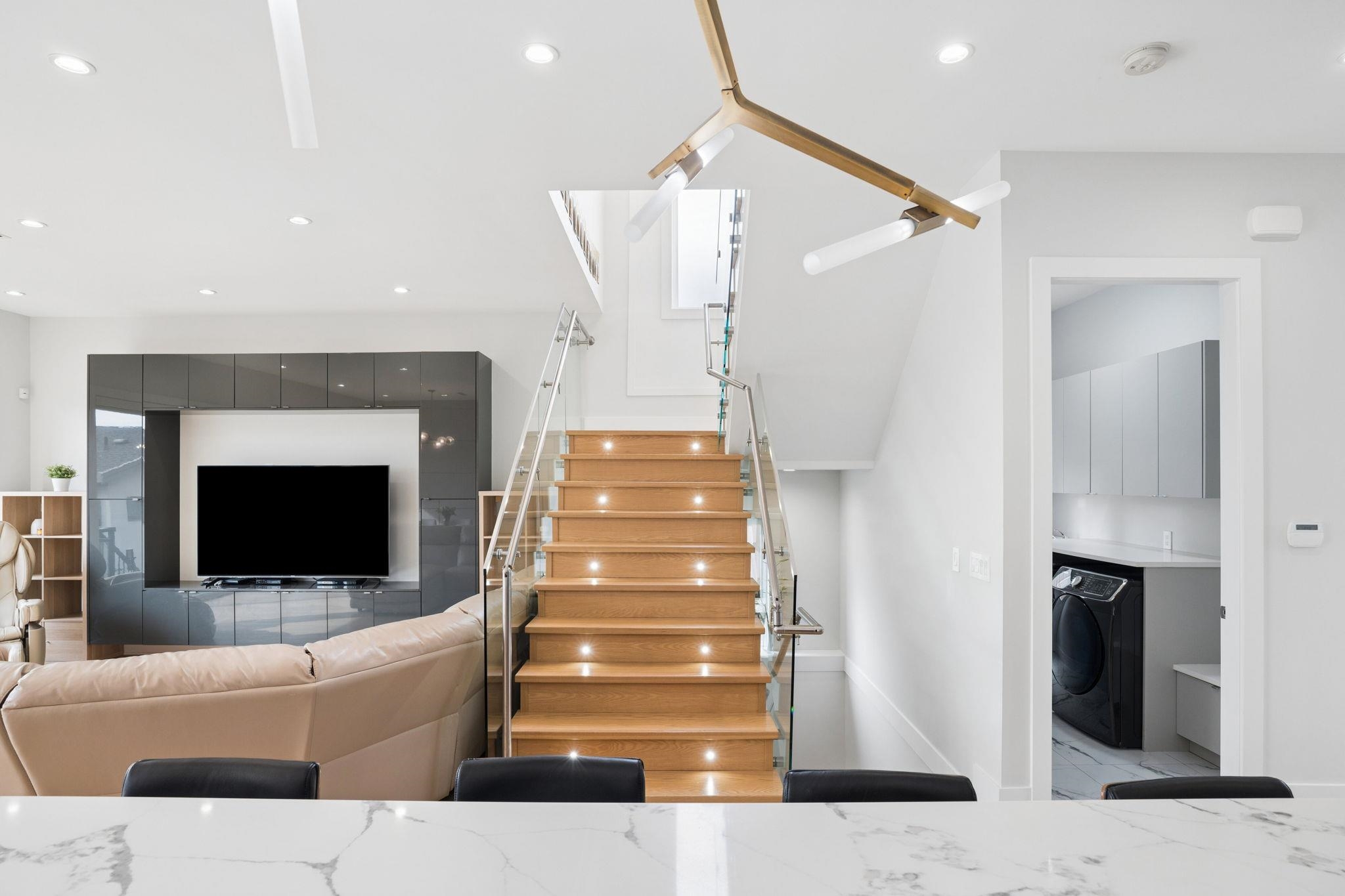 1202A HAMMOND AVENUE