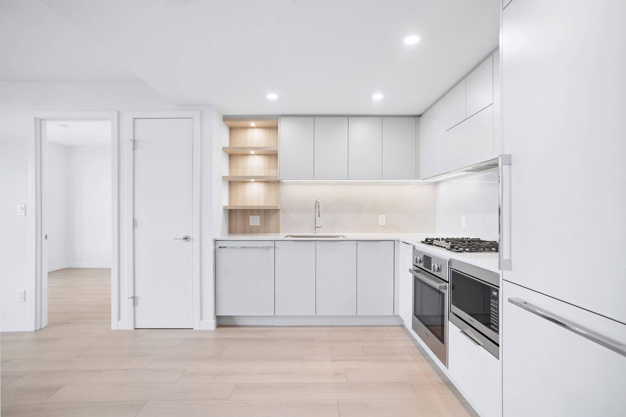 1506 311 ALDERSON AVENUE Unit: 1506