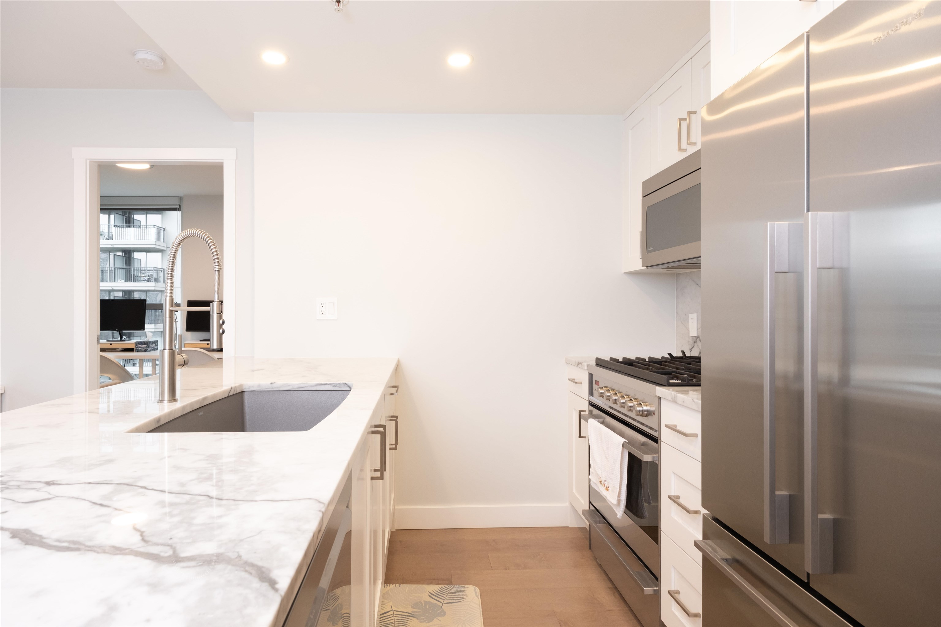 1006 928 RICHARDS STREET Unit: 1006