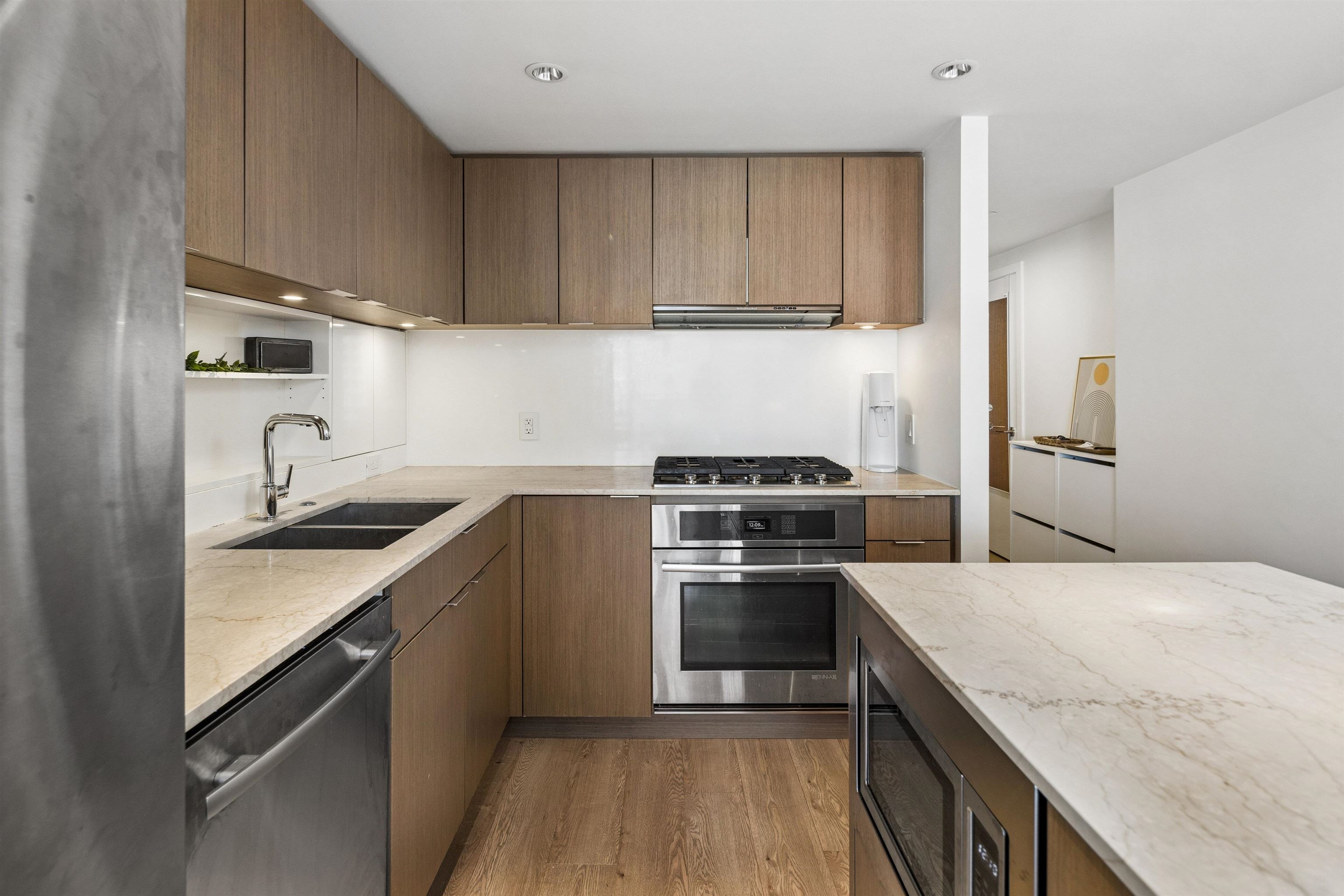 1209 111 E 1ST AVENUE Unit: 1209