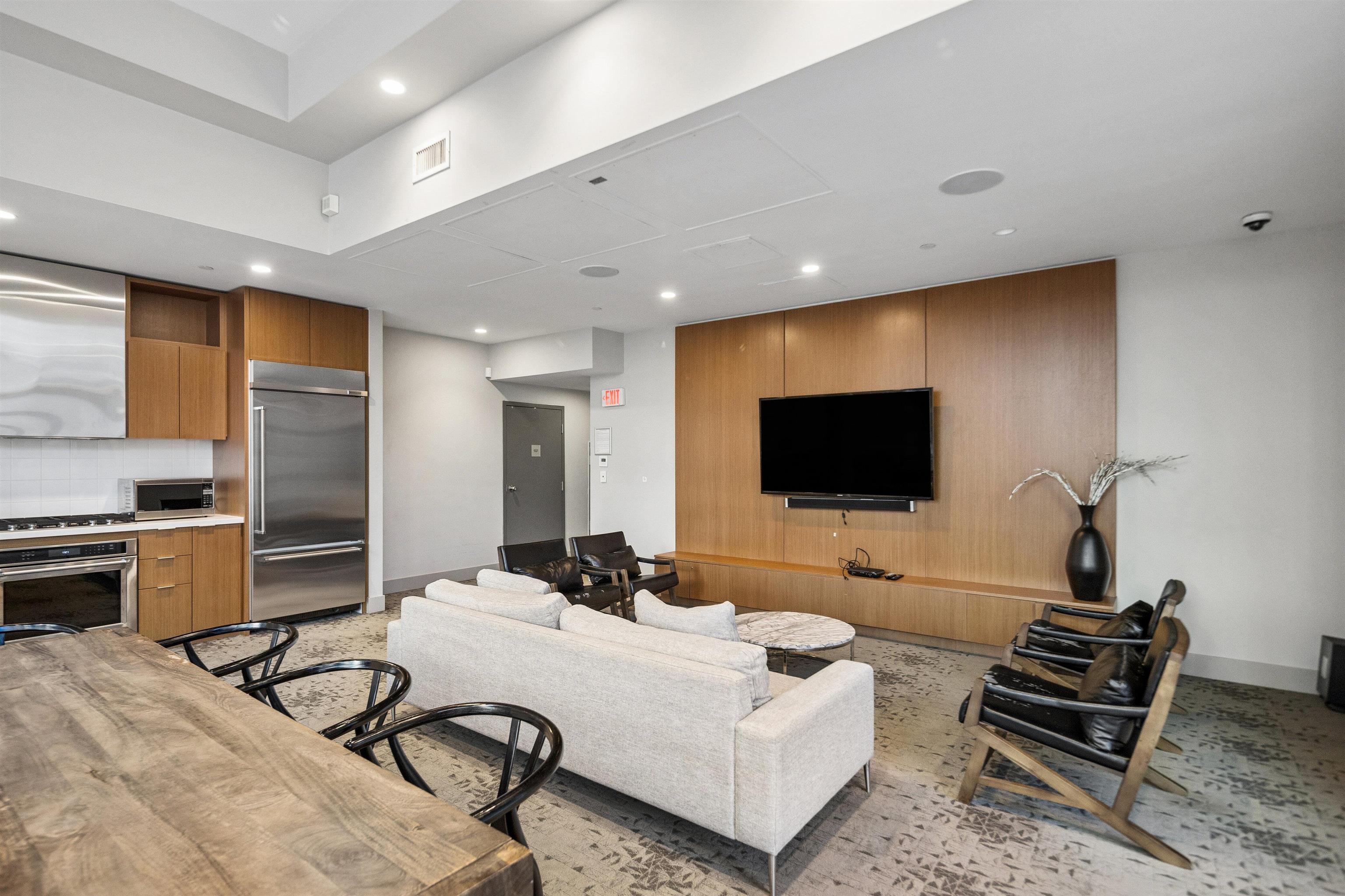 1209 111 E 1ST AVENUE Unit: 1209