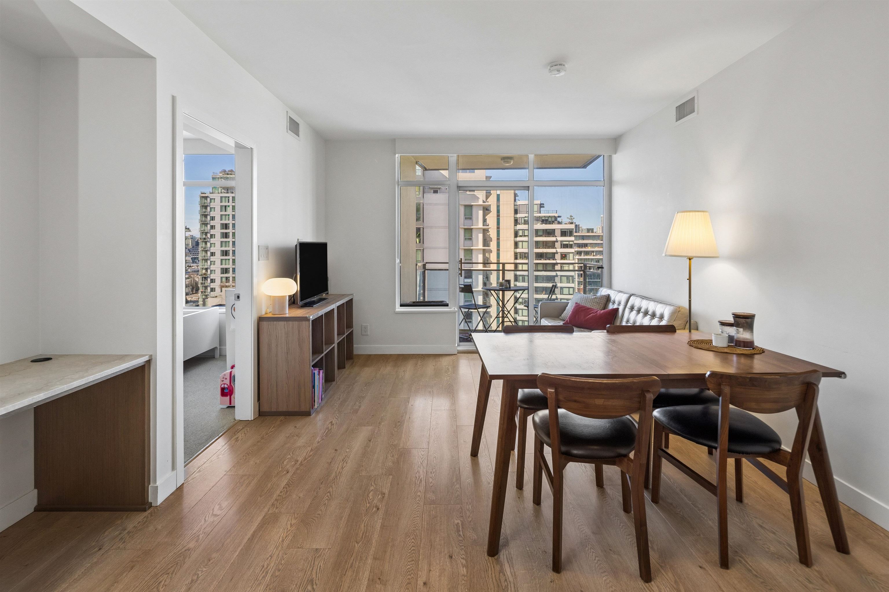 1209 111 E 1ST AVENUE Unit: 1209