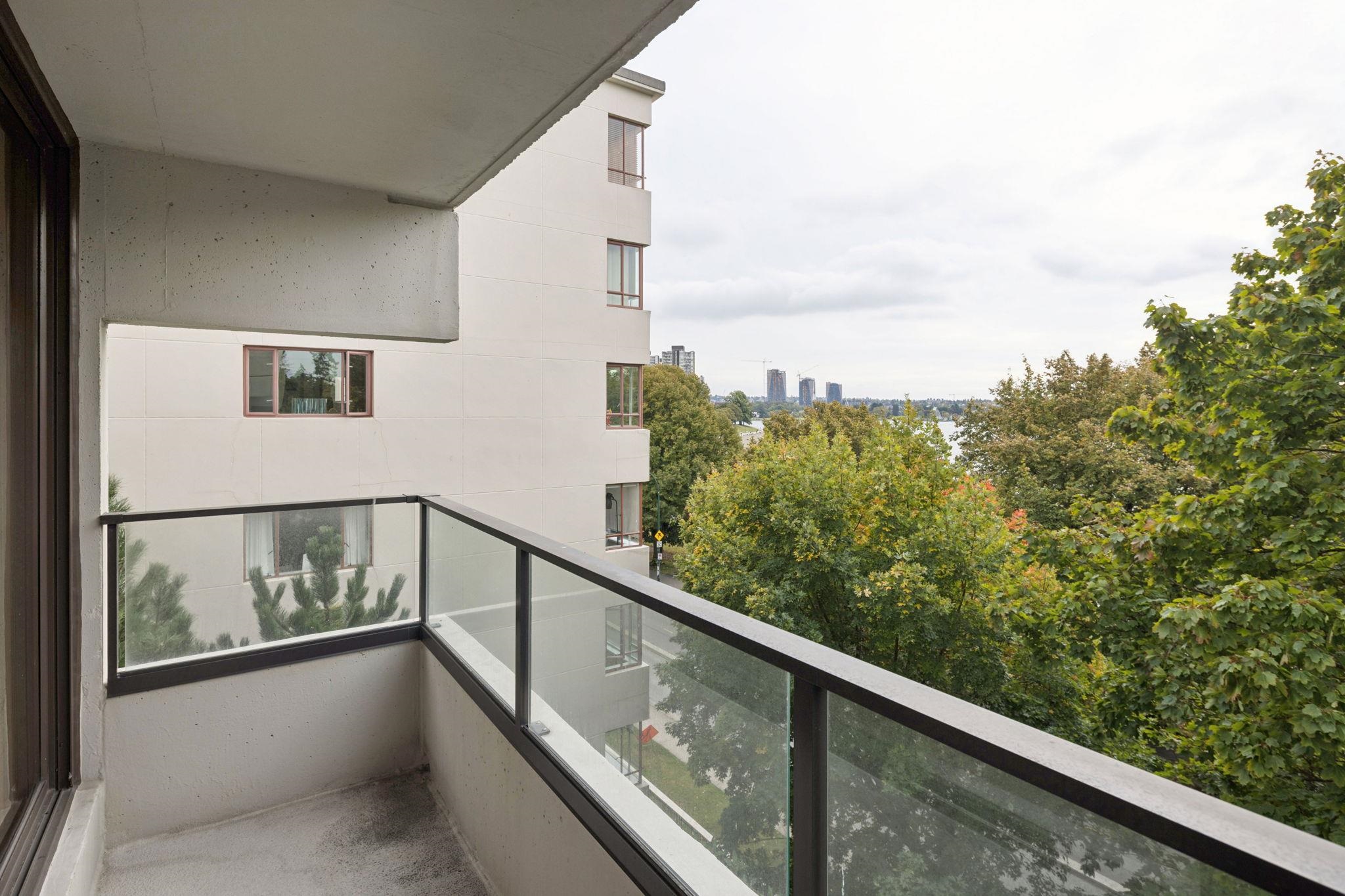 301 1995 BEACH AVENUE Unit: 301