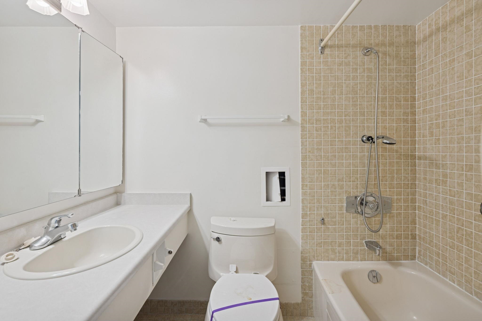 301 1995 BEACH AVENUE Unit: 301