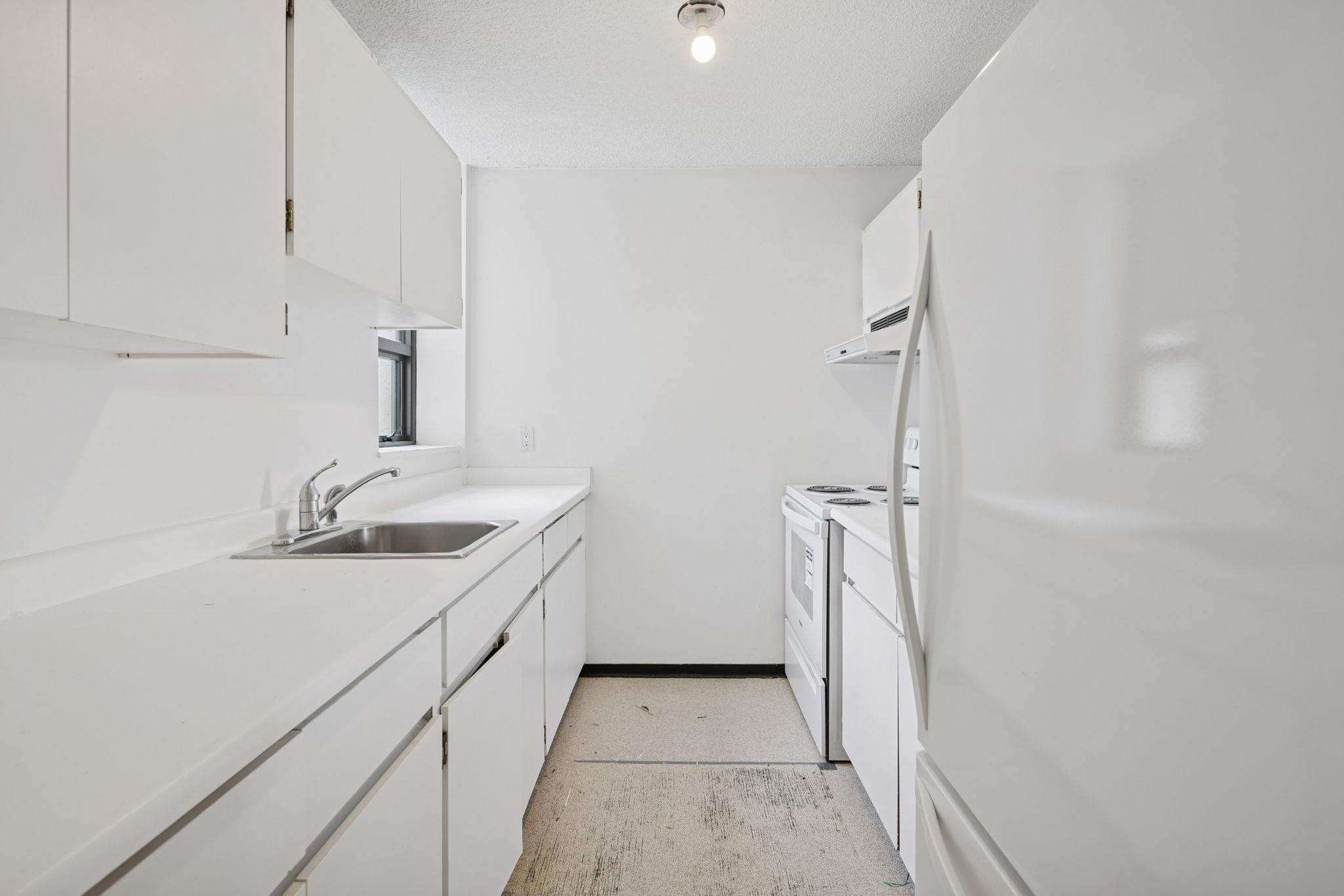 301 1995 BEACH AVENUE Unit: 301