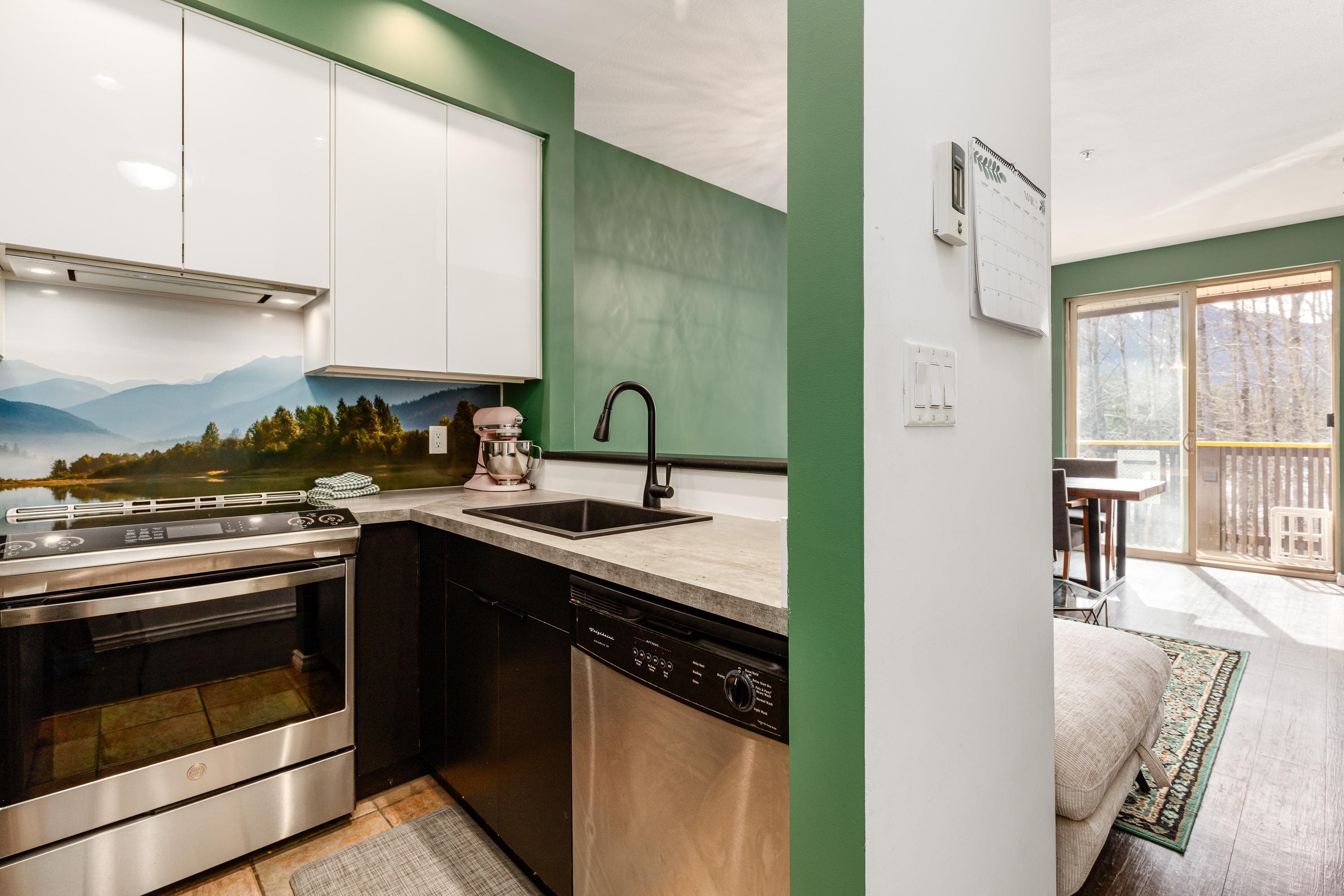 204 1436 PORTAGE ROAD Unit: 204