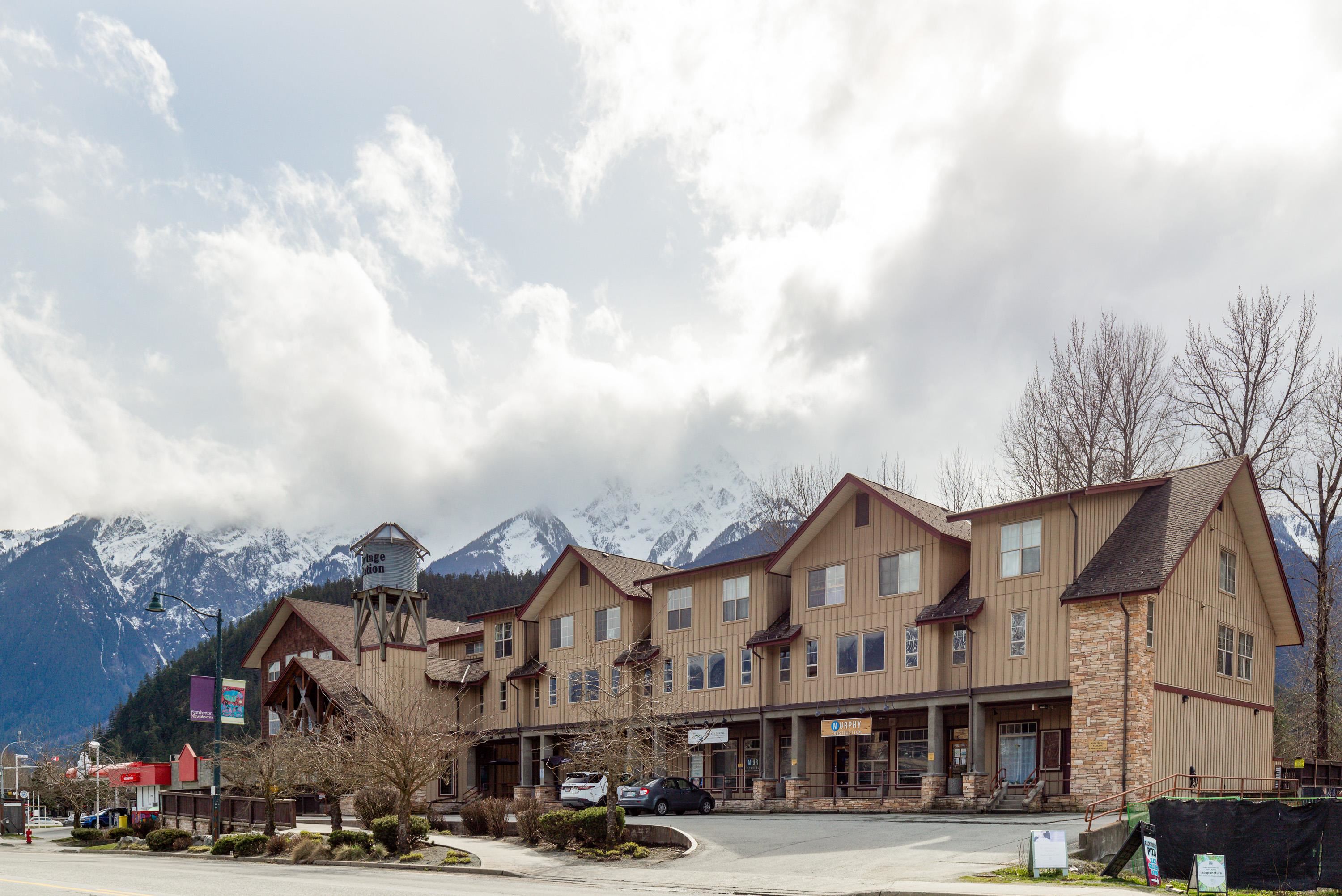 204 1436 PORTAGE ROAD Unit: 204