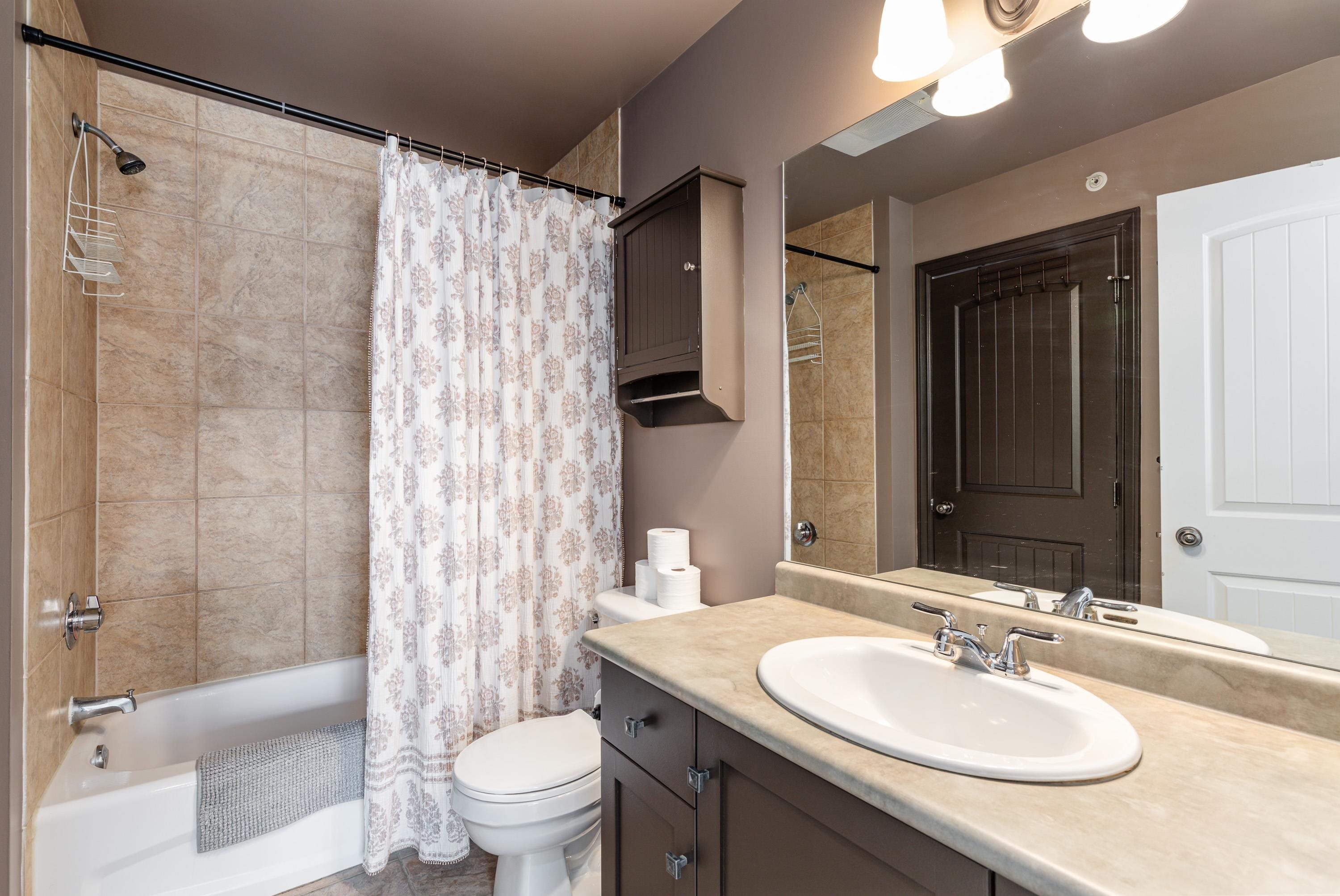204 1436 PORTAGE ROAD Unit: 204