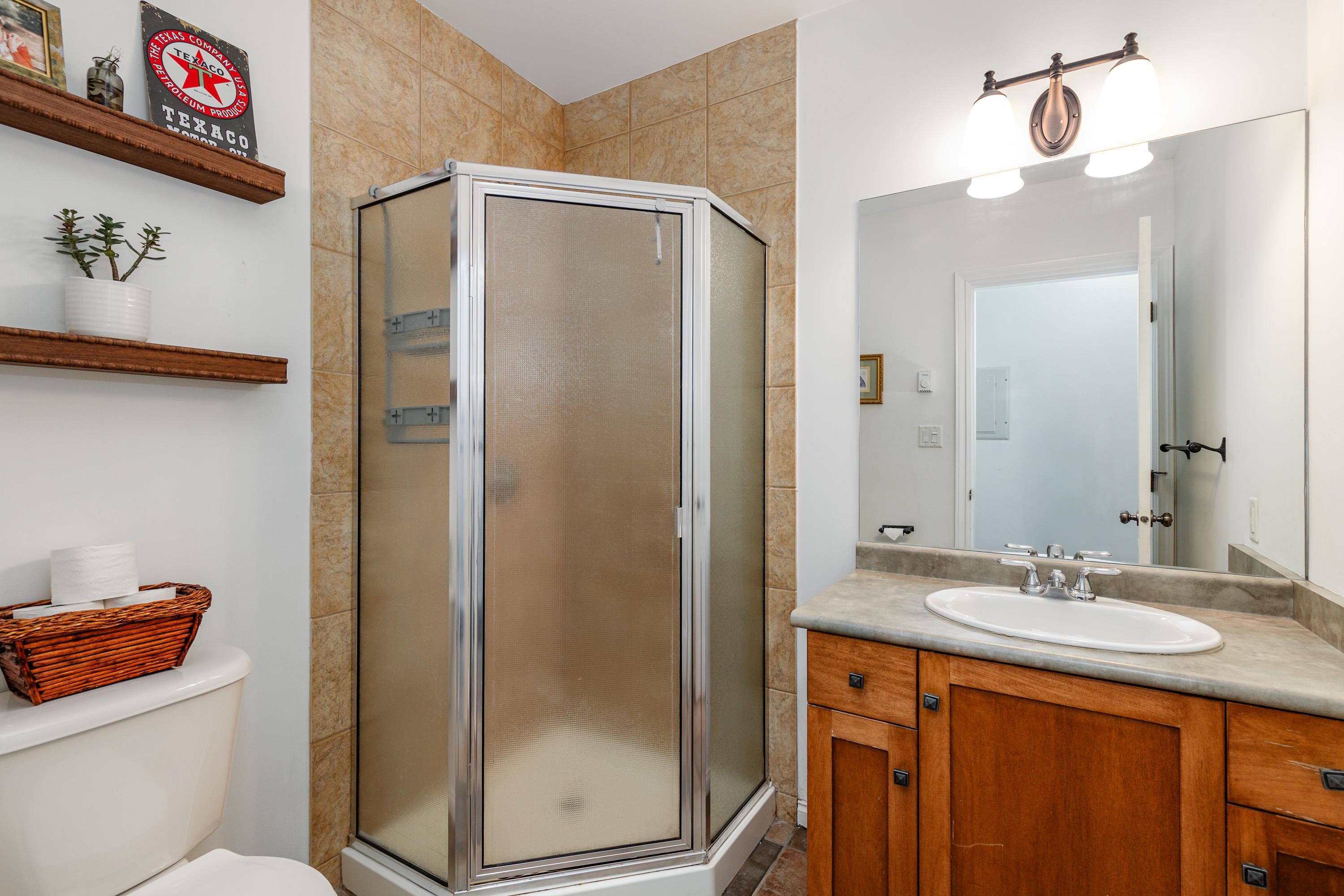204 1436 PORTAGE ROAD Unit: 204