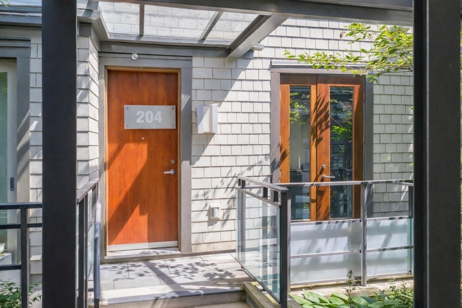 204 2388 MARINE DRIVE Unit: 204