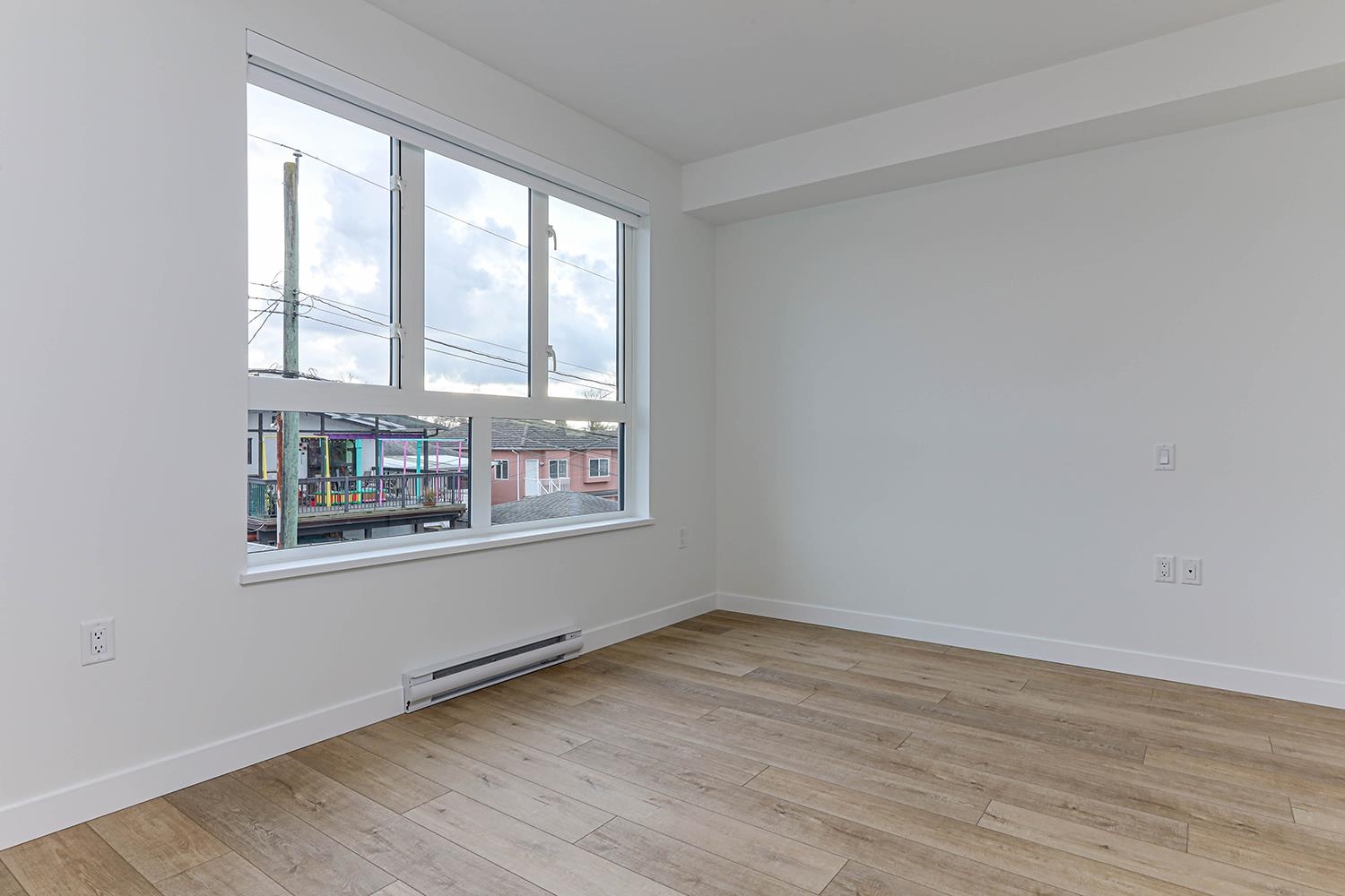 206 4933 CLARENDON STREET Unit: 206