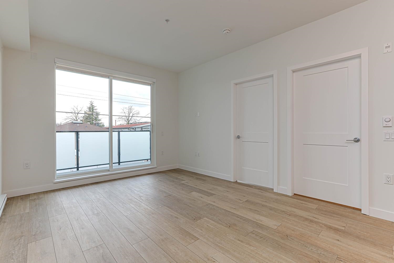 206 4933 CLARENDON STREET Unit: 206