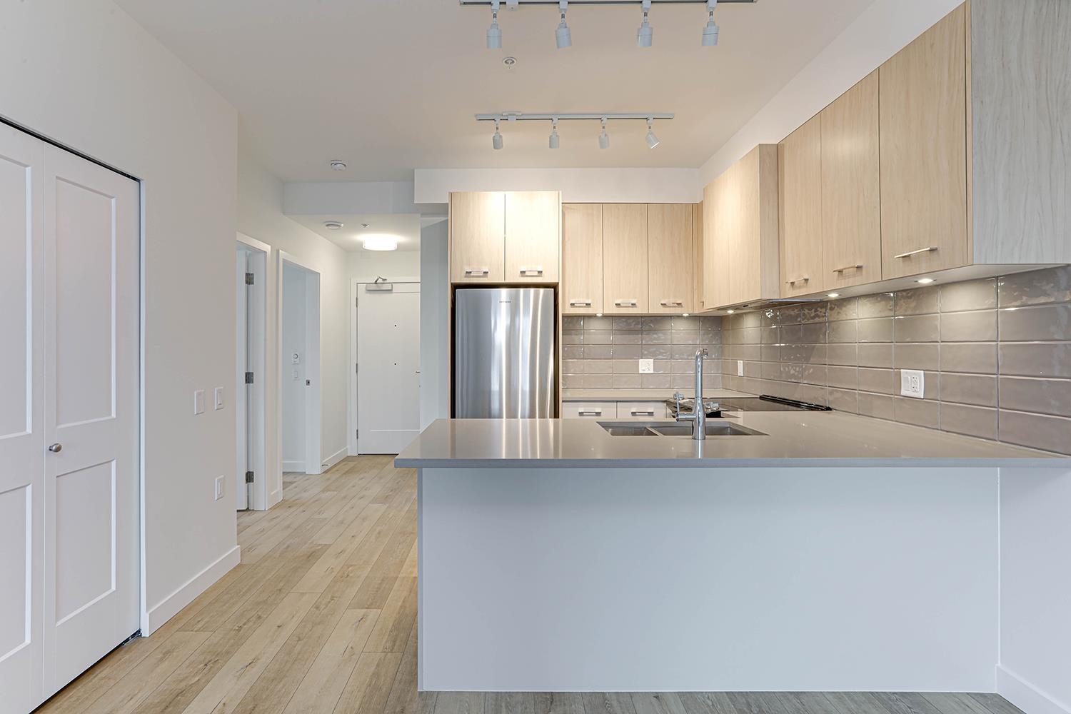 206 4933 CLARENDON STREET Unit: 206
