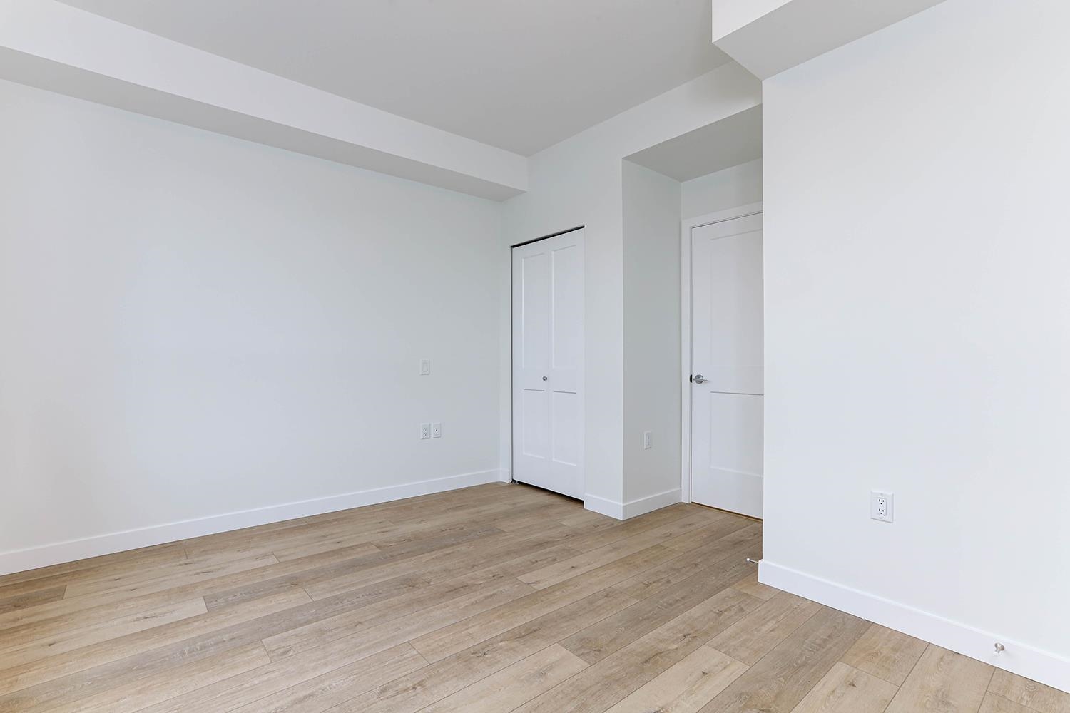 206 4933 CLARENDON STREET Unit: 206