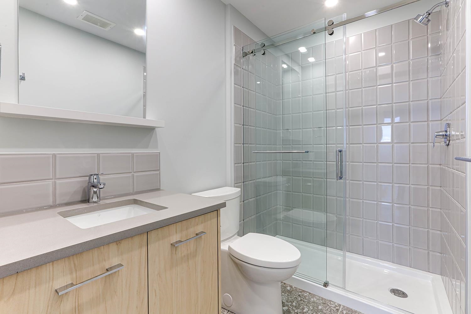 206 4933 CLARENDON STREET Unit: 206