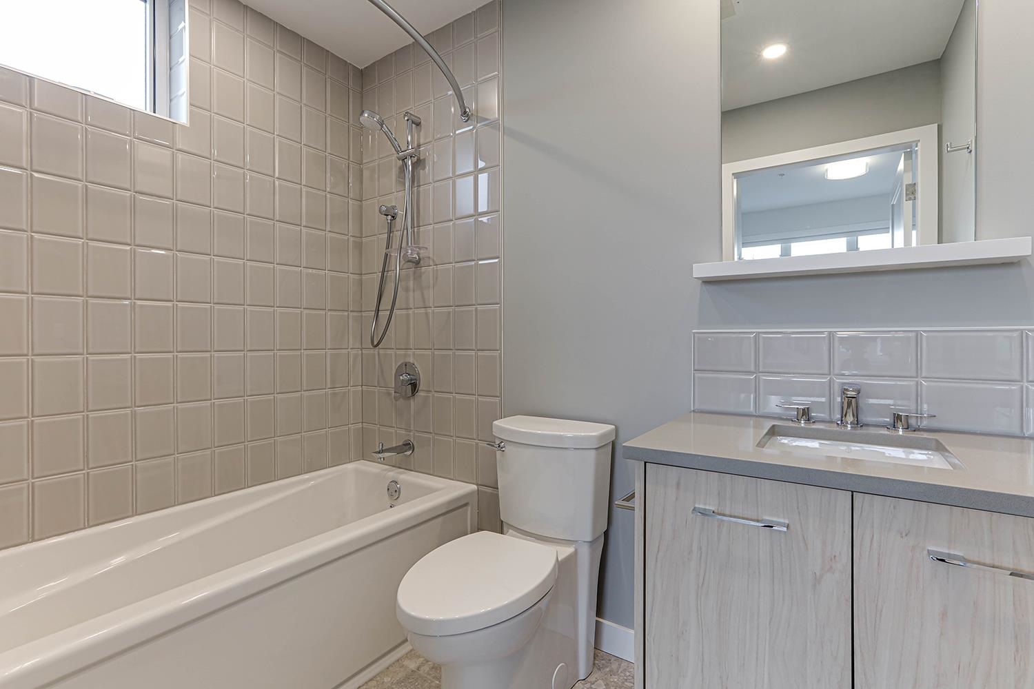 206 4933 CLARENDON STREET Unit: 206