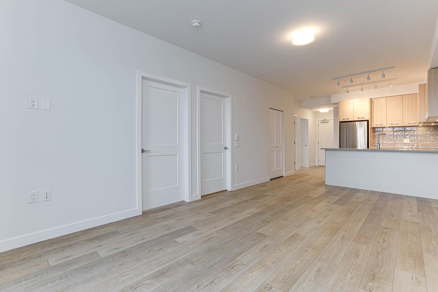 206 4933 CLARENDON STREET Unit: 206