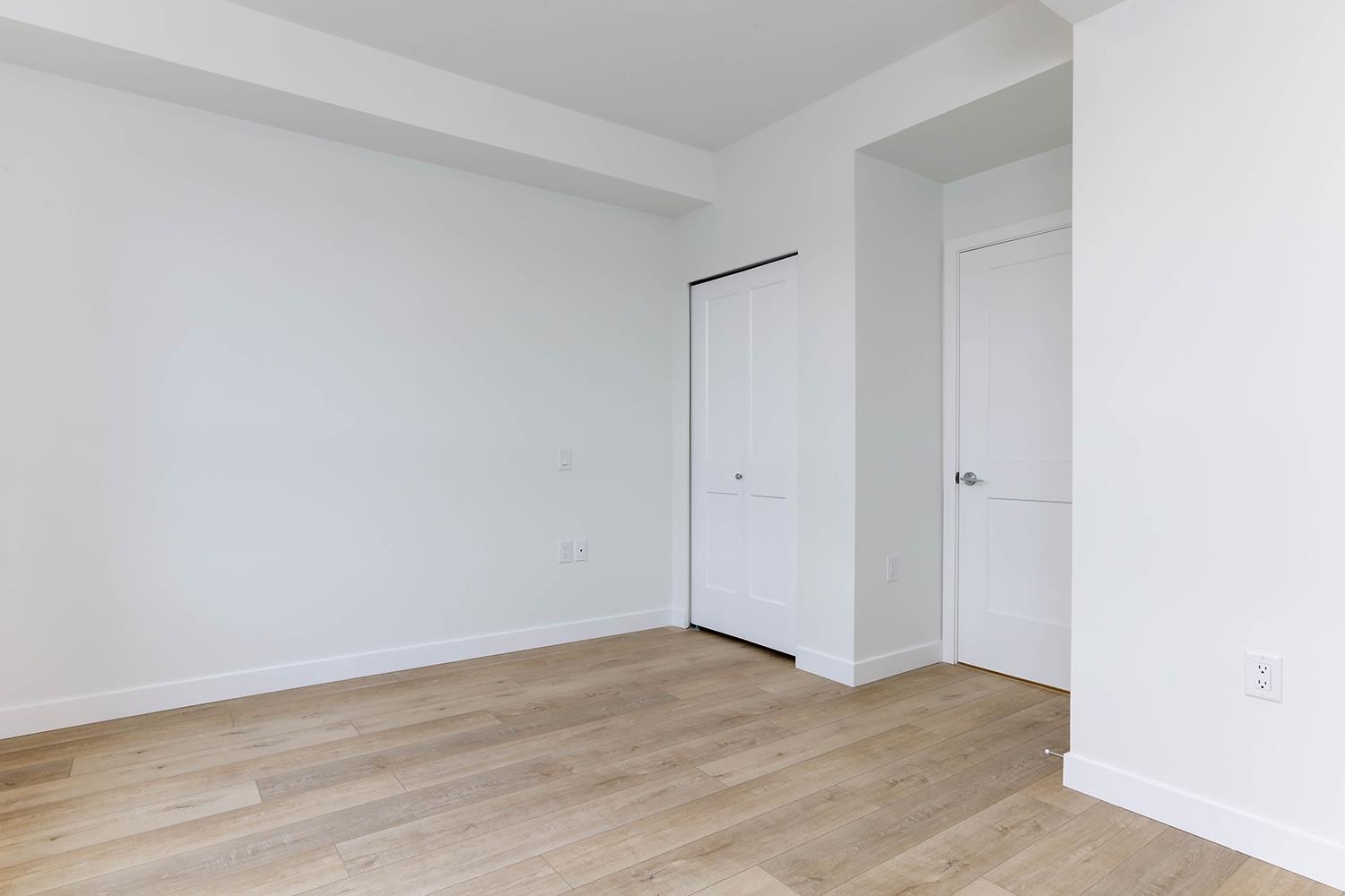 206 4933 CLARENDON STREET Unit: 206
