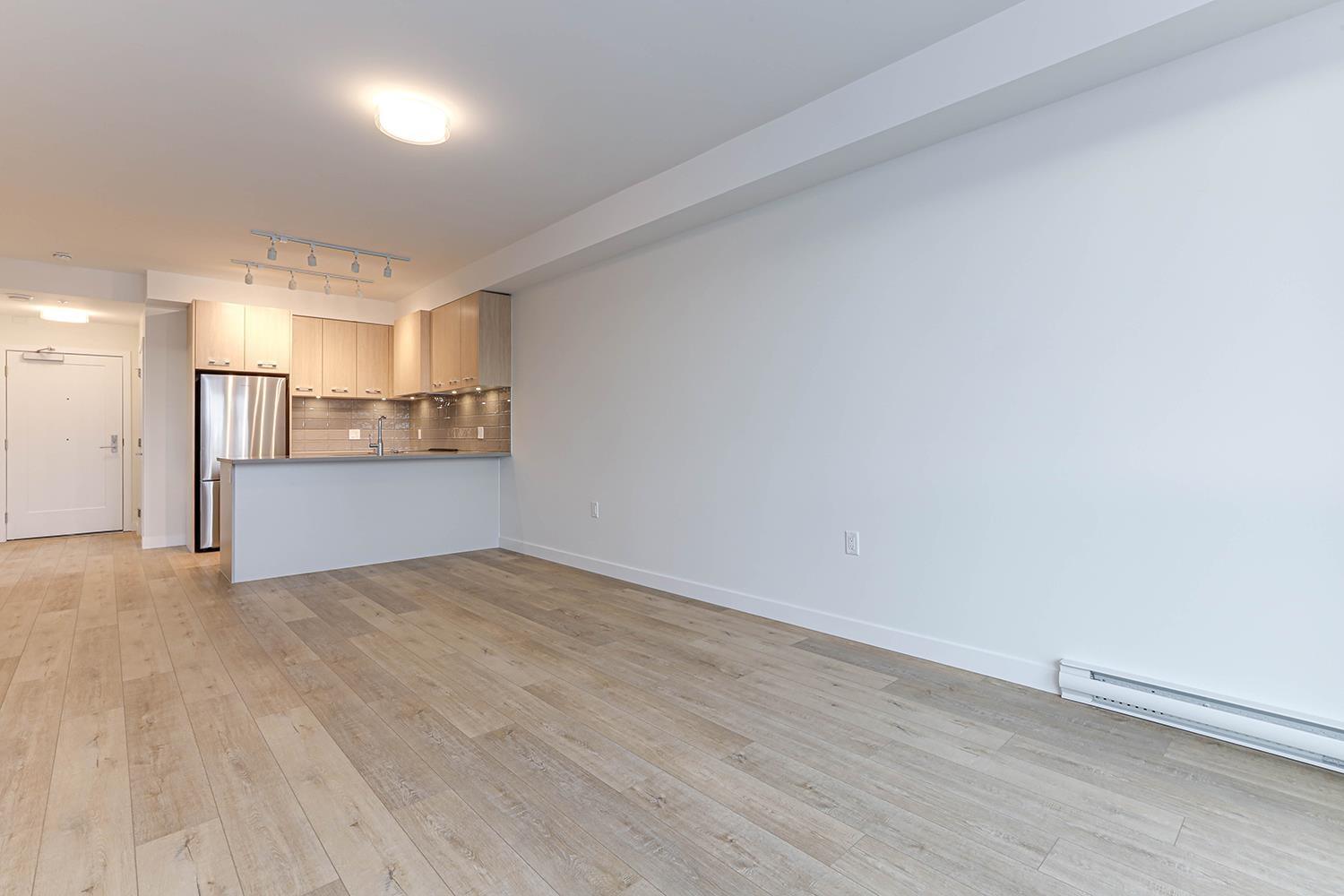 206 4933 CLARENDON STREET Unit: 206