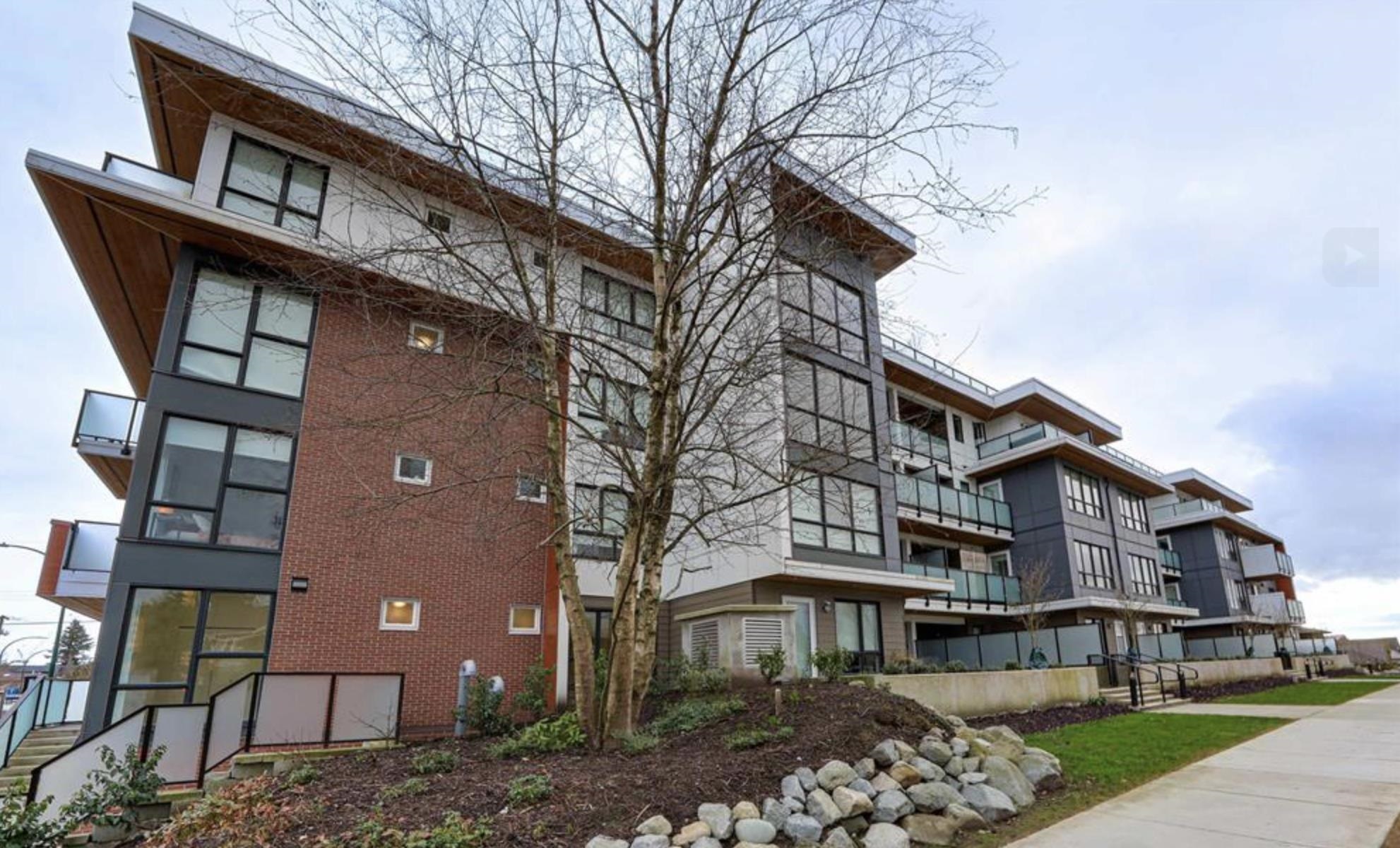 206 4933 CLARENDON STREET Unit: 206