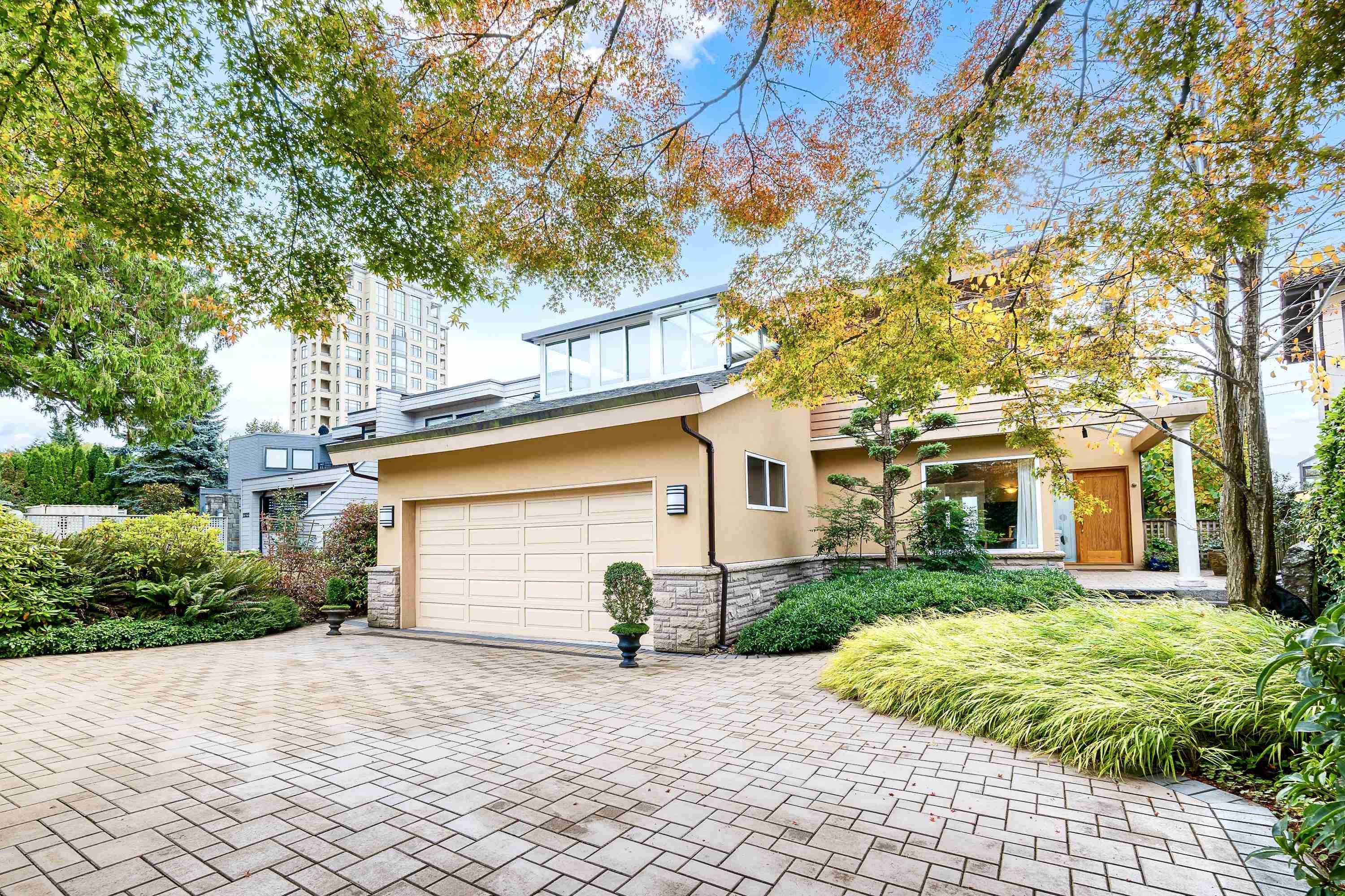 2328 BELLEVUE AVENUE