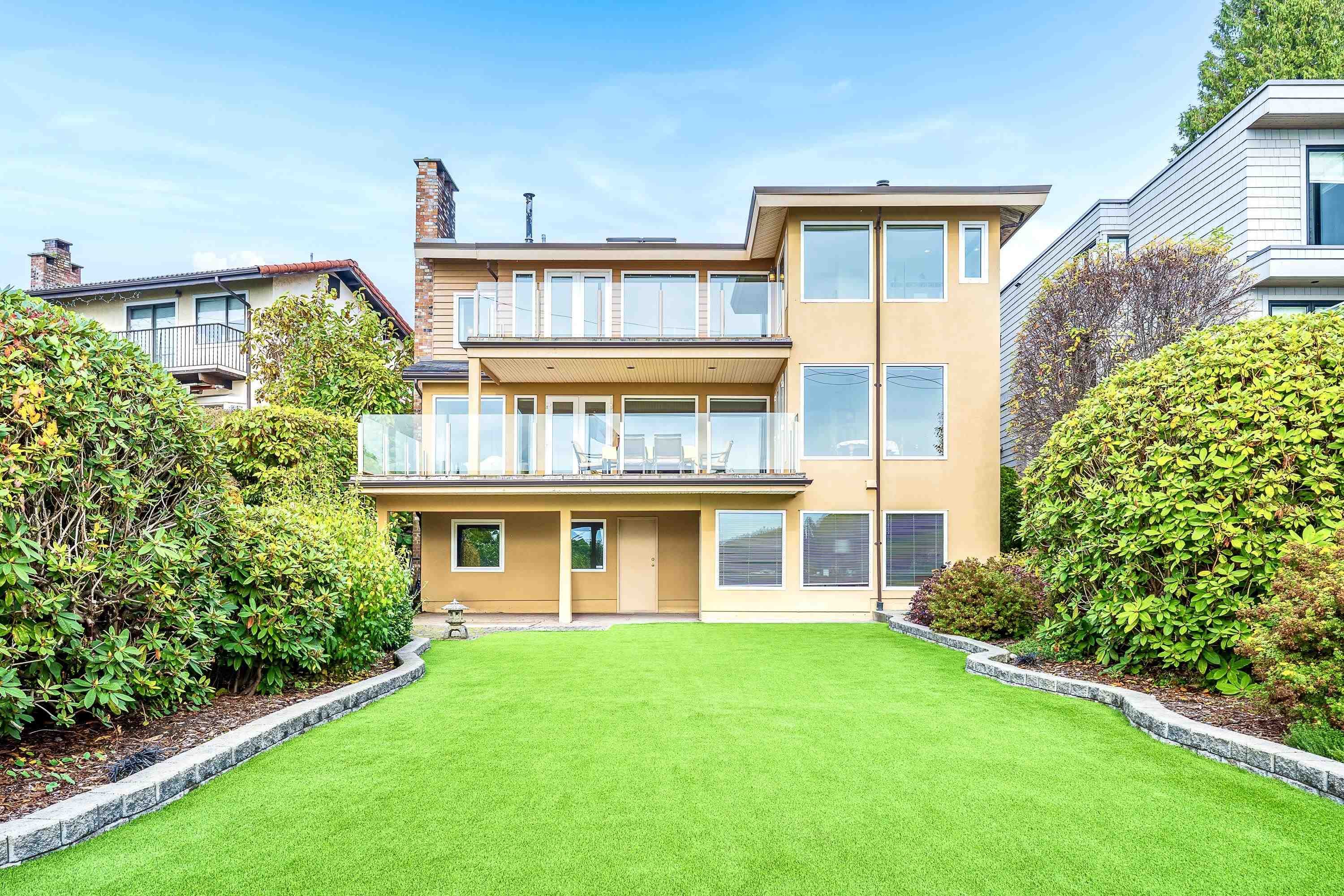 2328 BELLEVUE AVENUE