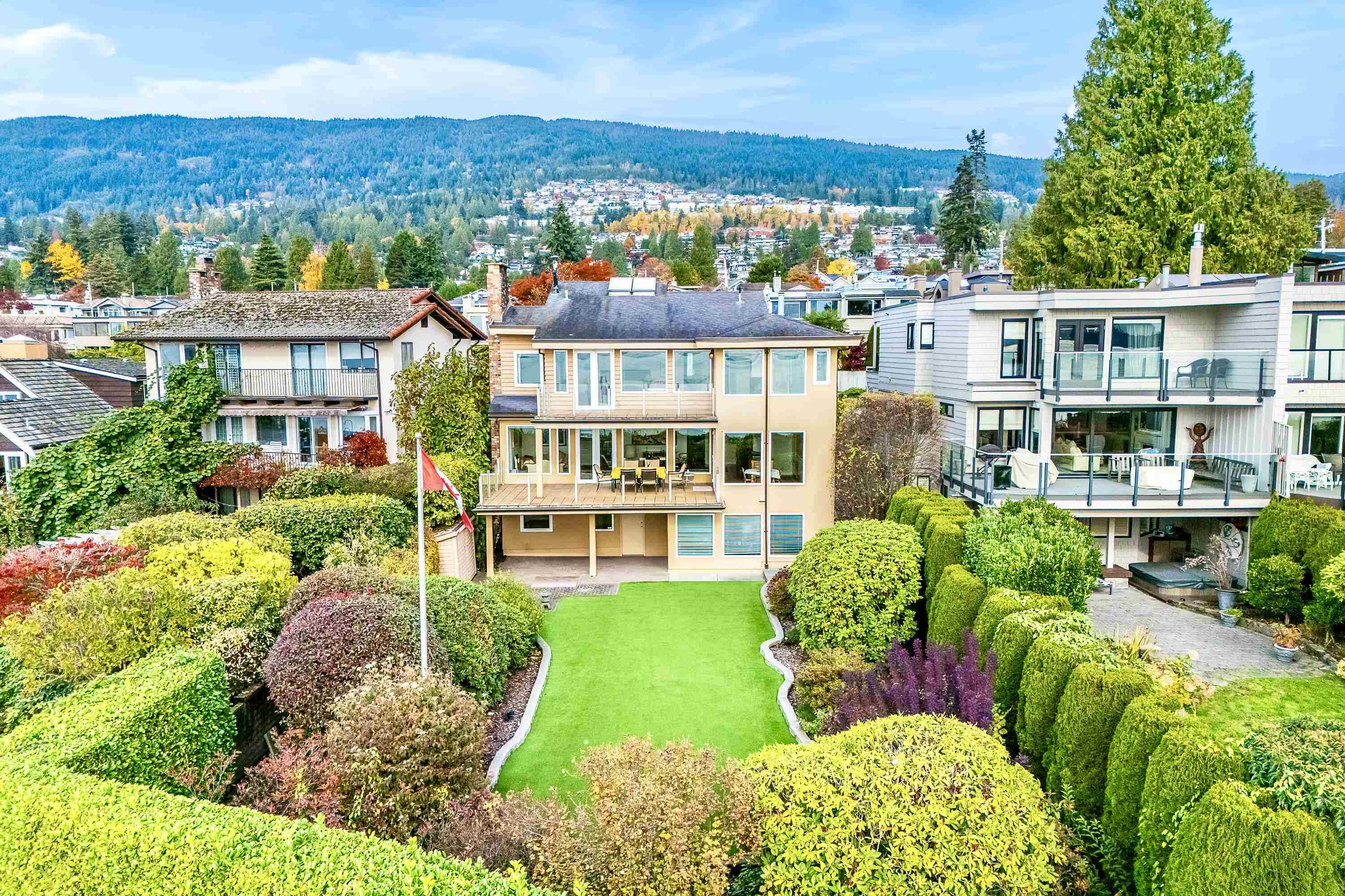 2328 BELLEVUE AVENUE