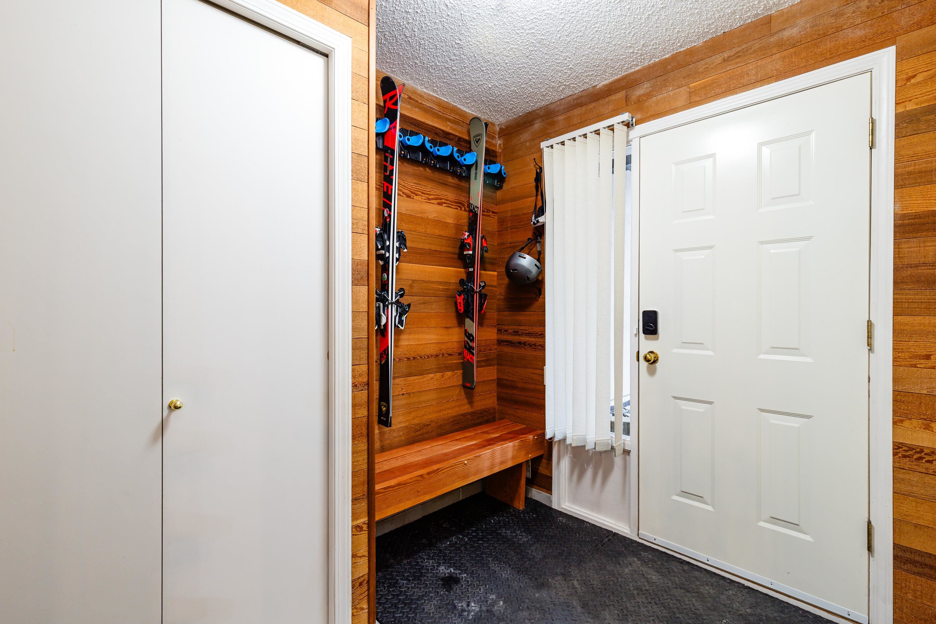 18 4725 SPEARHEAD DRIVE Unit: 18