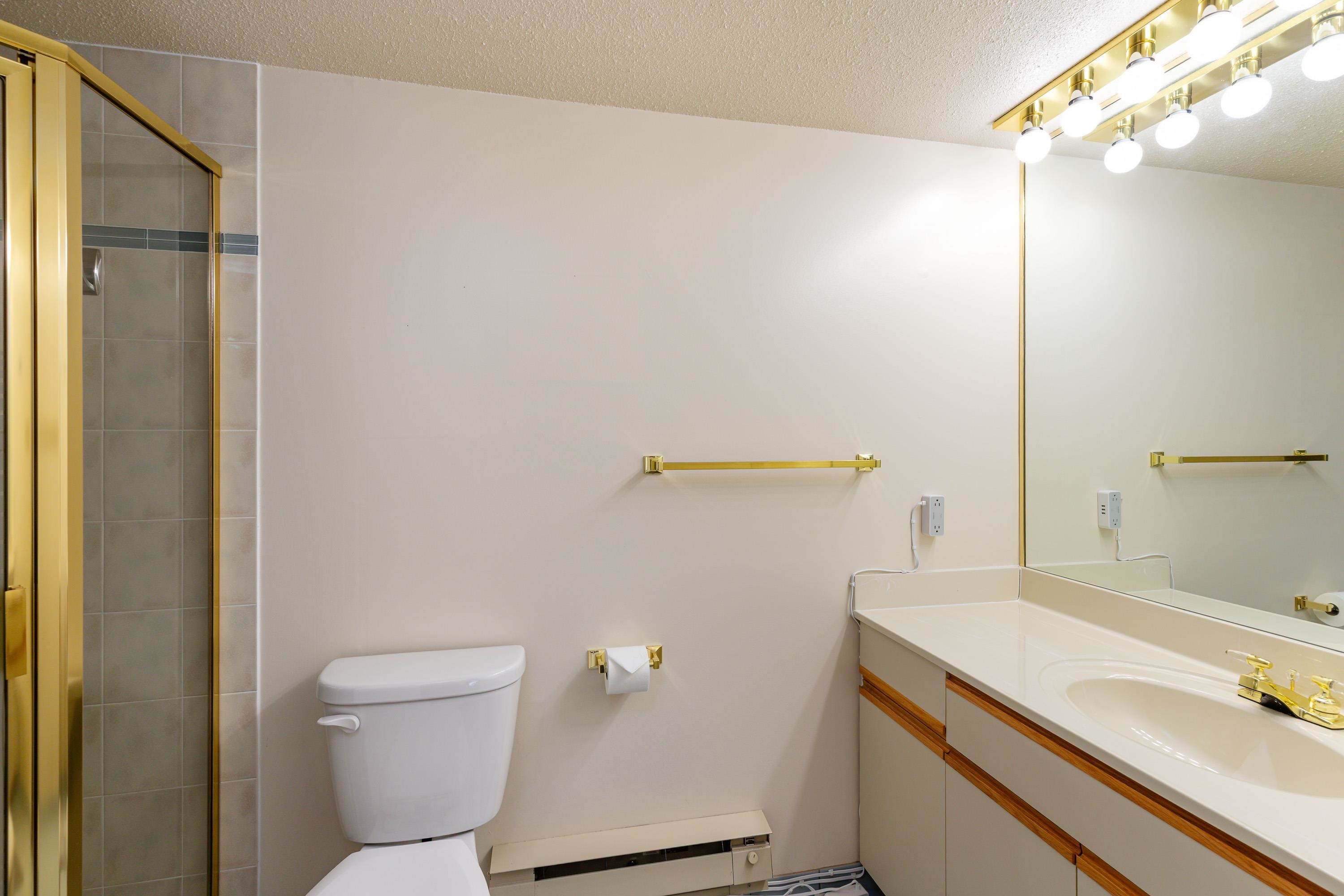 18 4725 SPEARHEAD DRIVE Unit: 18