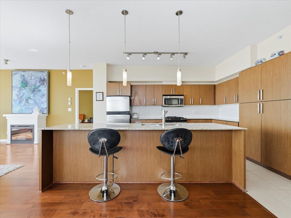 3703 9888 CAMERON STREET Unit: 3703