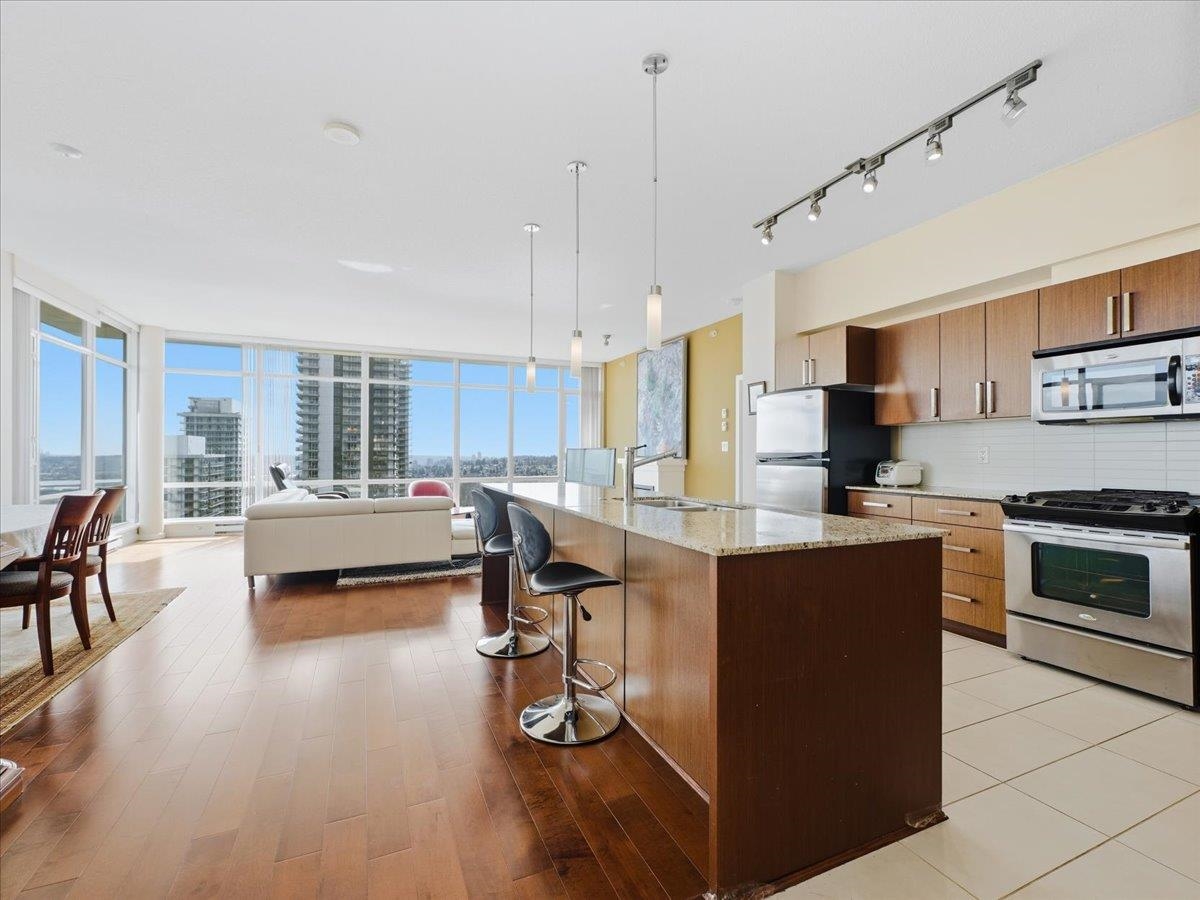 3703 9888 CAMERON STREET Unit: 3703
