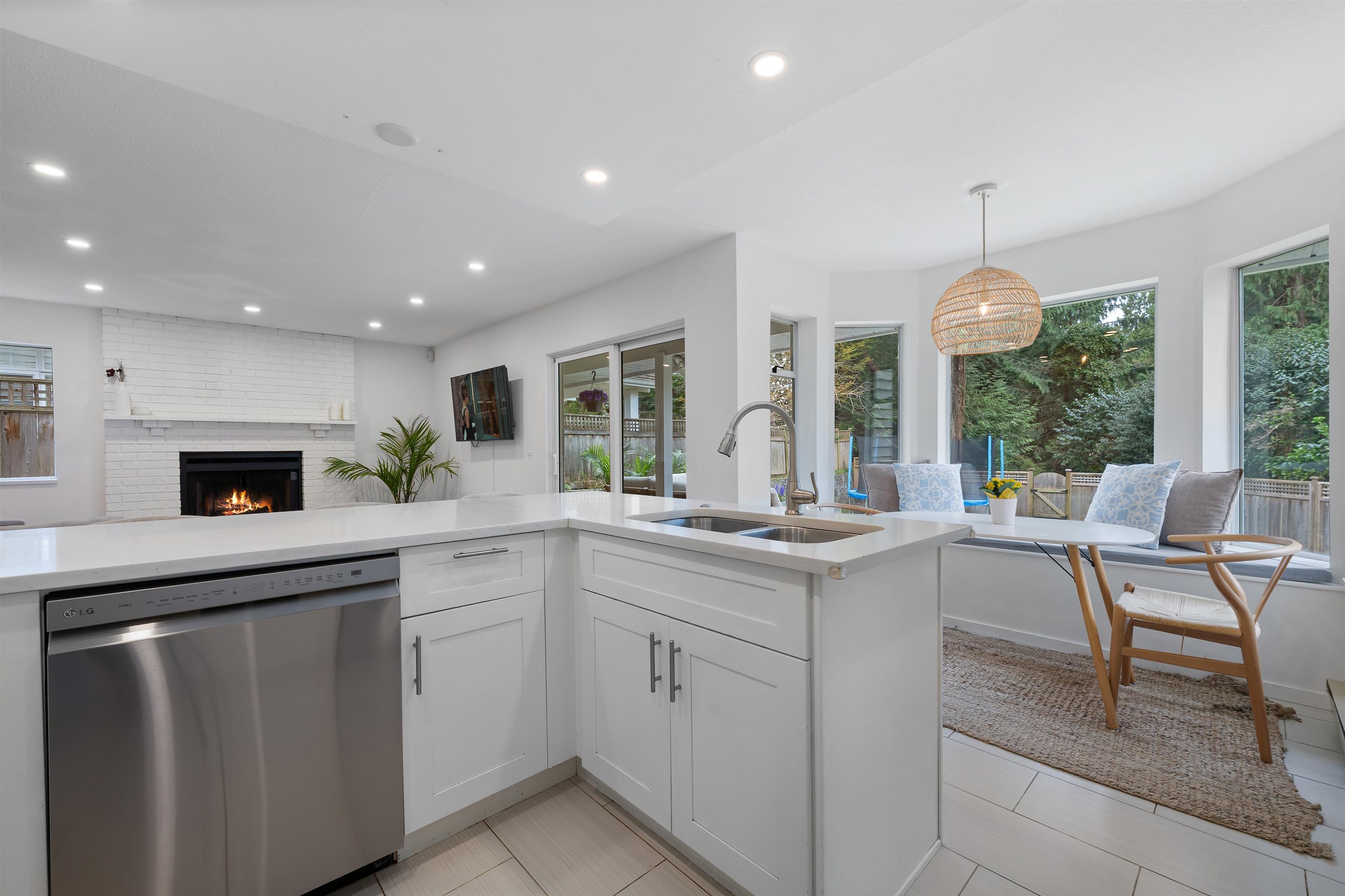 5636 MARINE DRIVE
