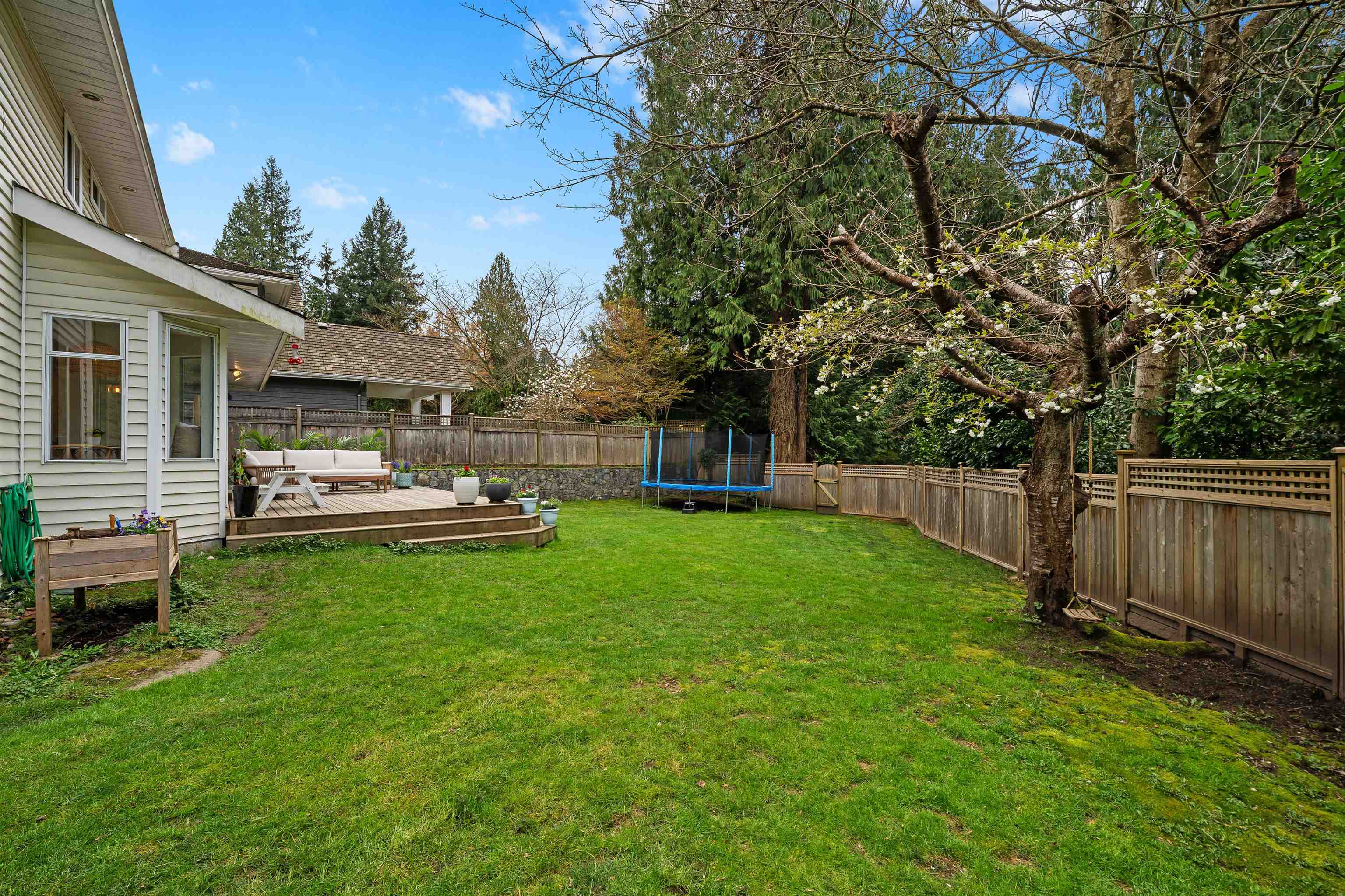 5636 MARINE DRIVE