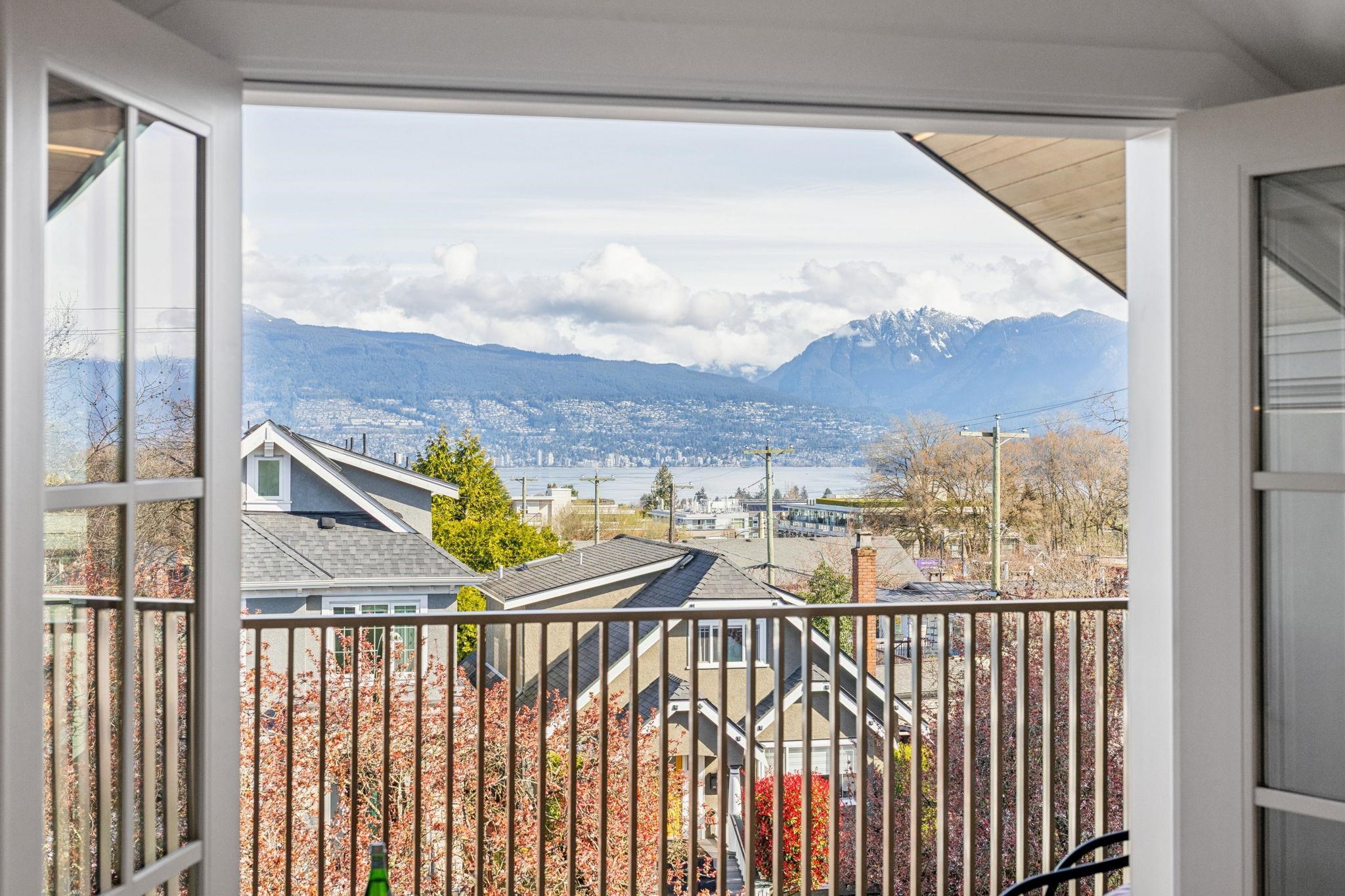 1 3642 WEST 20TH AVENUE Unit: 1