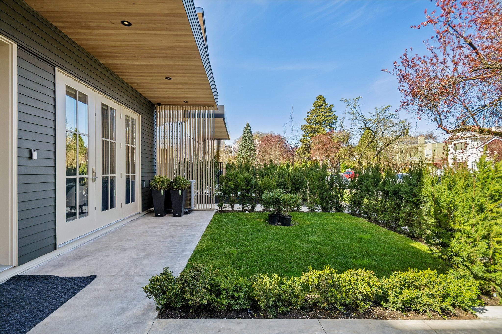 1 3642 WEST 20TH AVENUE Unit: 1